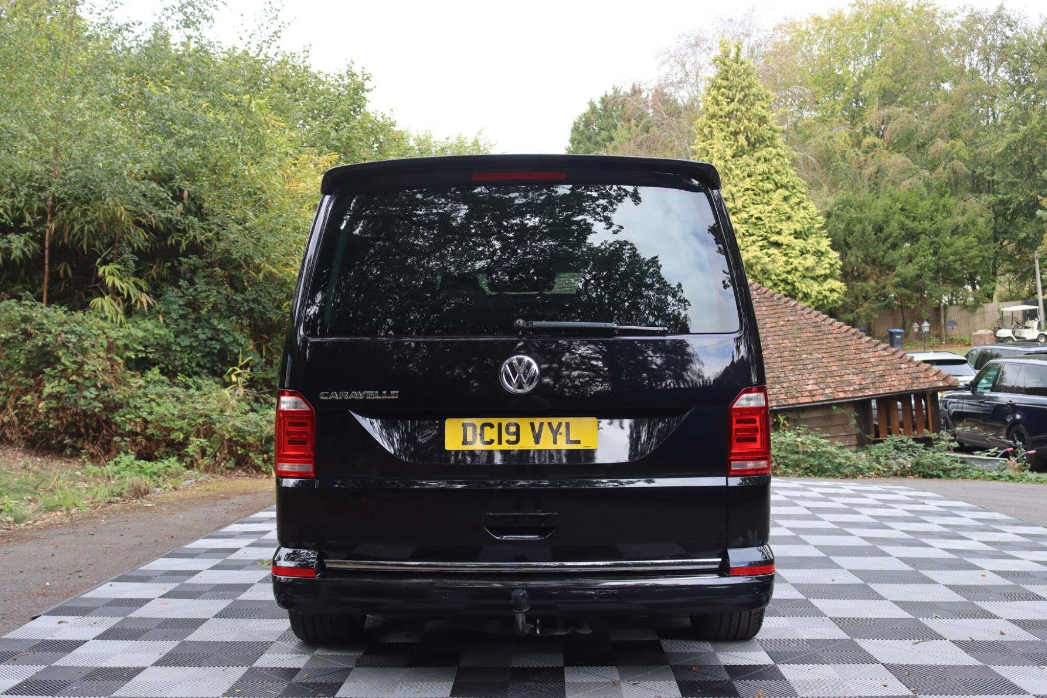 Volkswagen Caravelle view 14