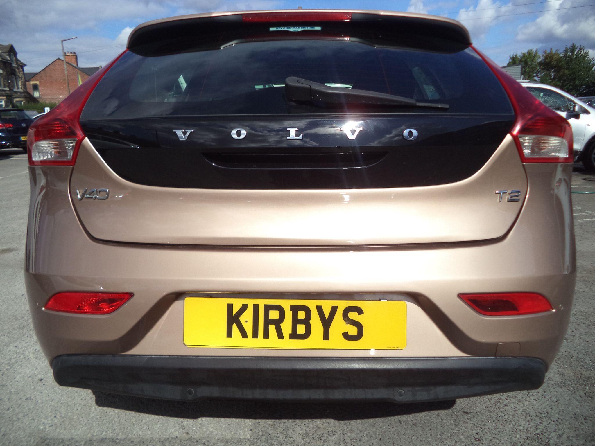 Volvo V40 view 15