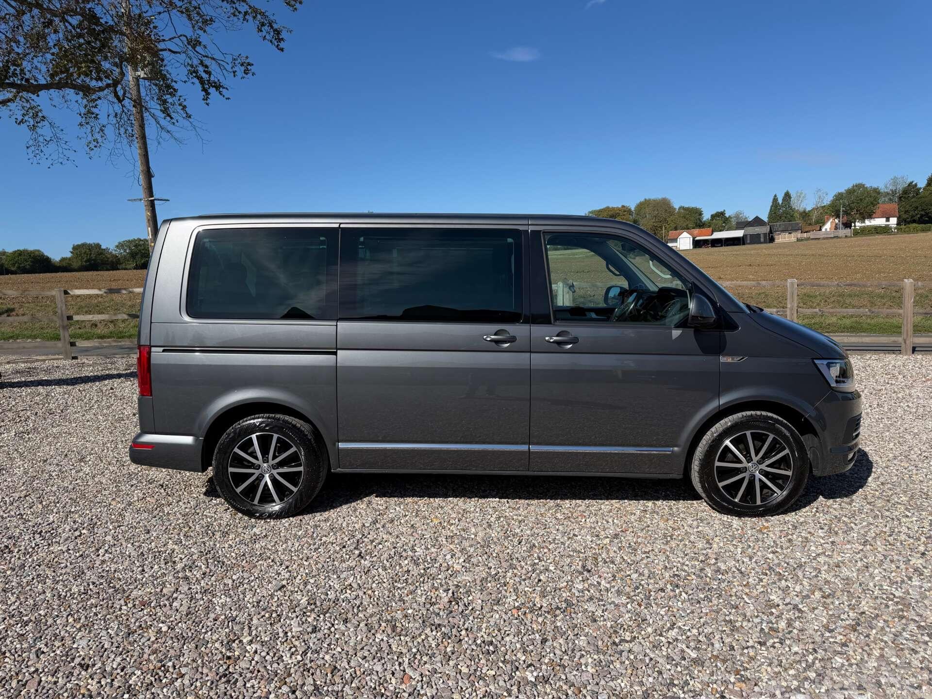 Volkswagen Caravelle view 5