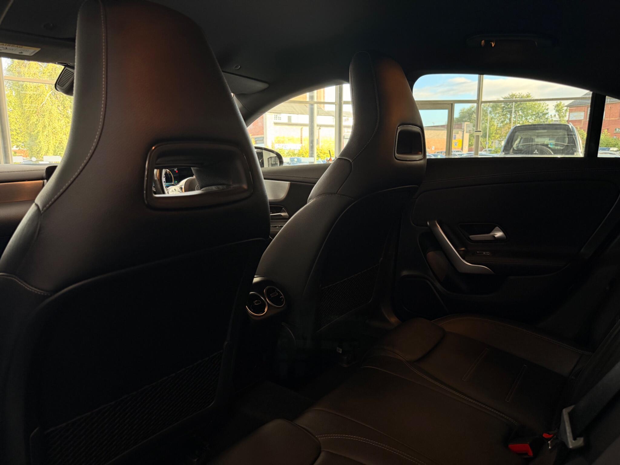 Mercedes-Benz Cla view 23