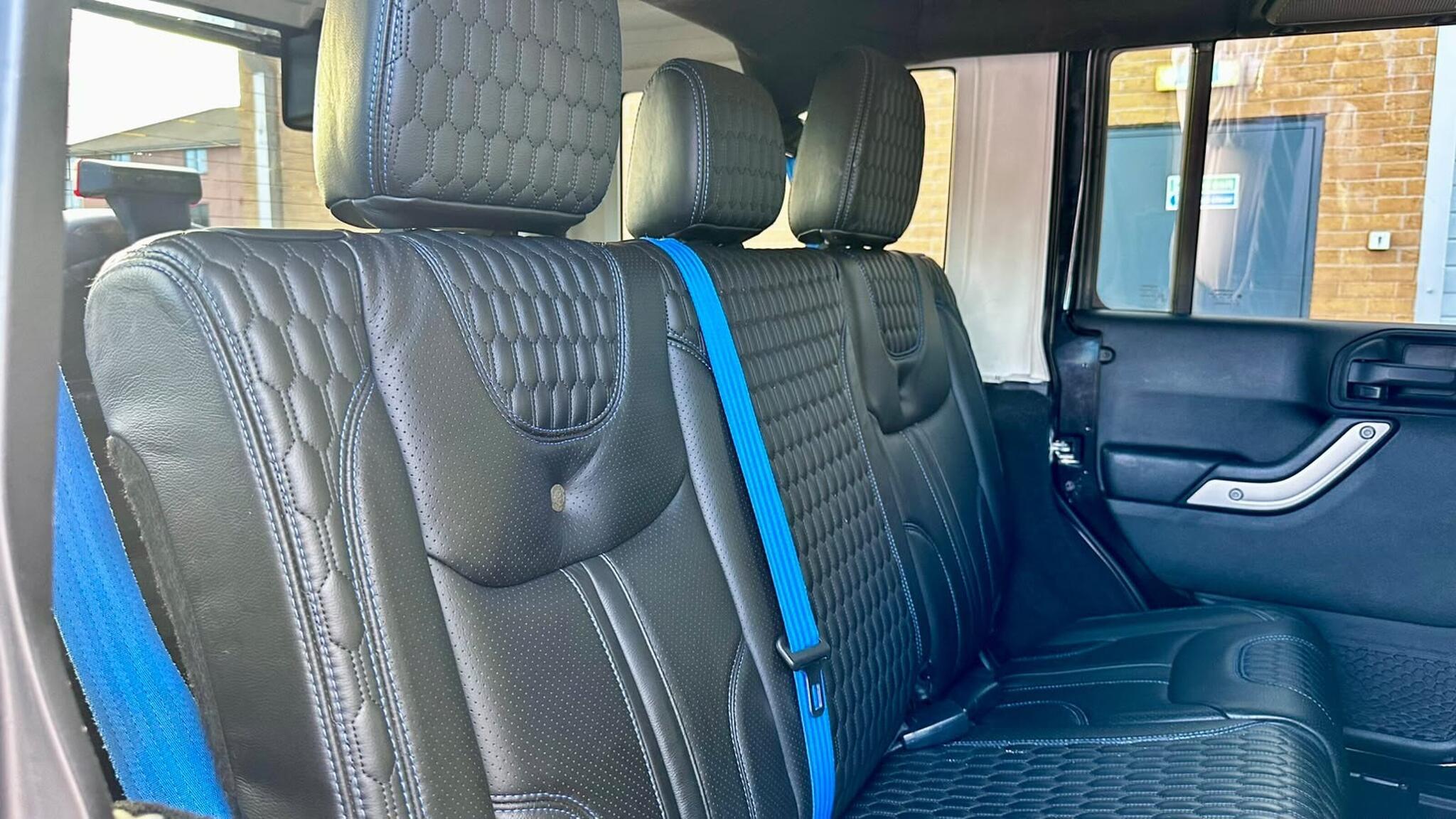Jeep Wrangler view 29