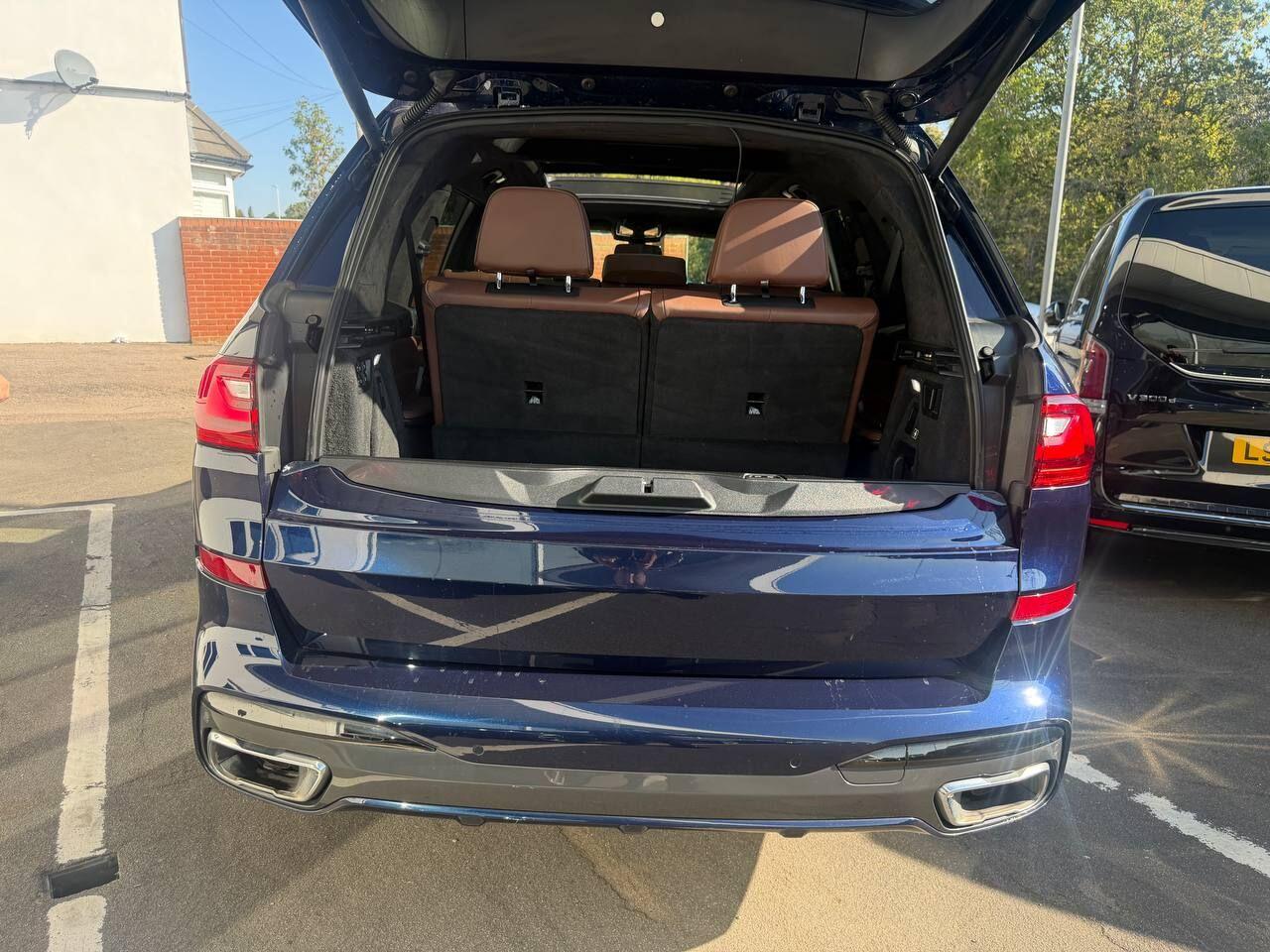 BMW X7 view 84