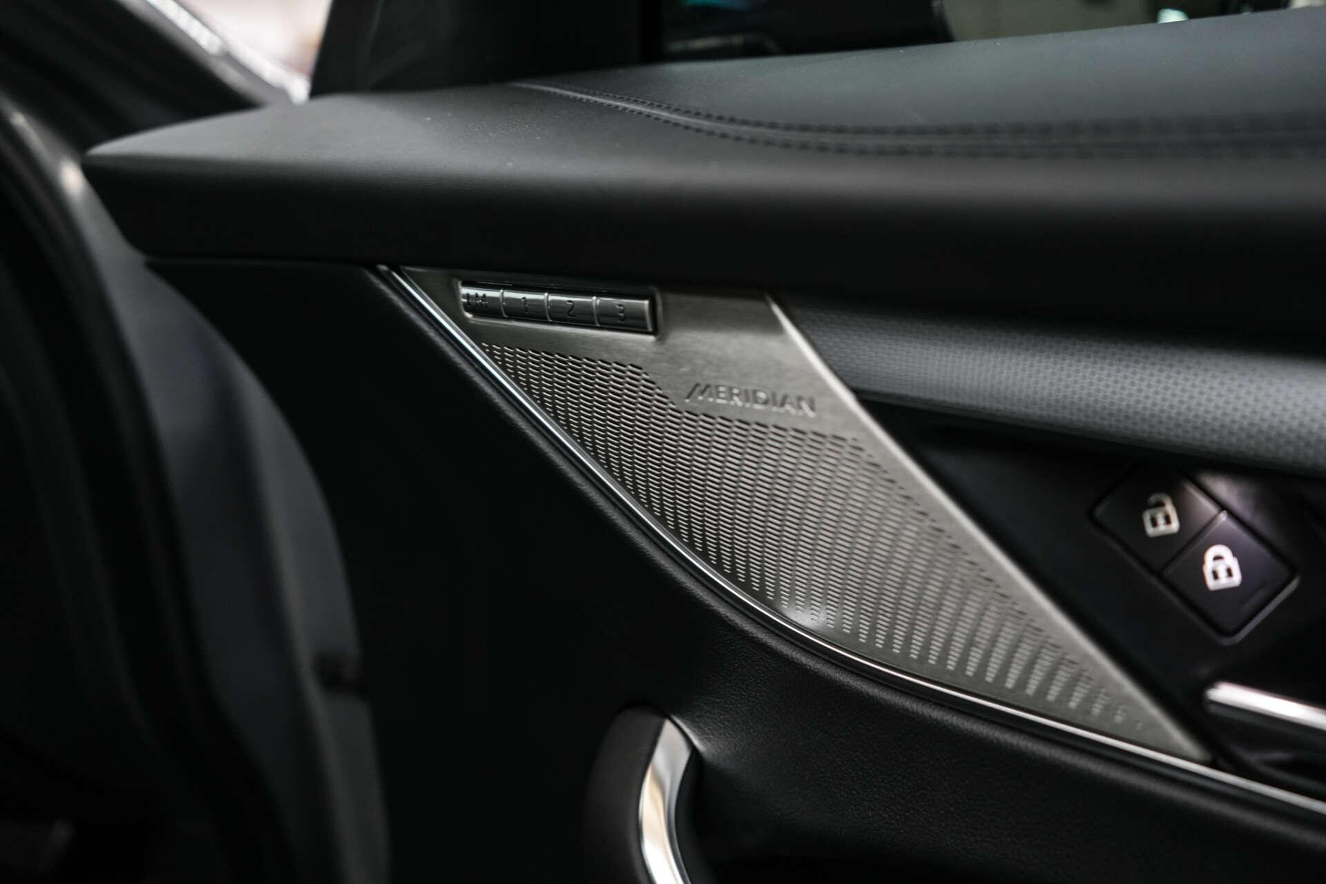 Jaguar F-Pace view 19