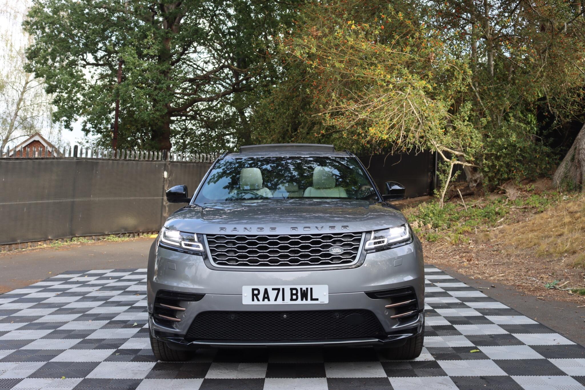 Land Rover Range Rover Velar view 39