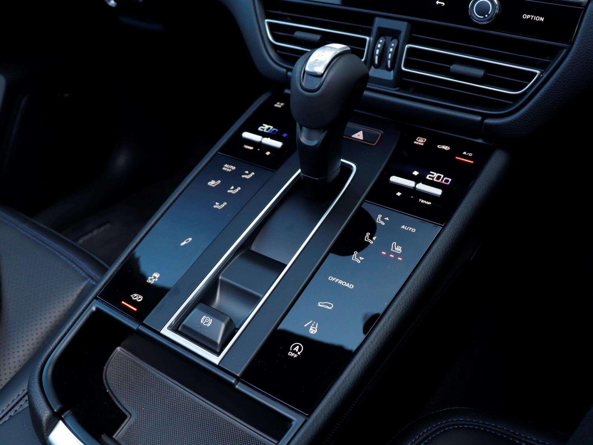 Porsche Macan view 17