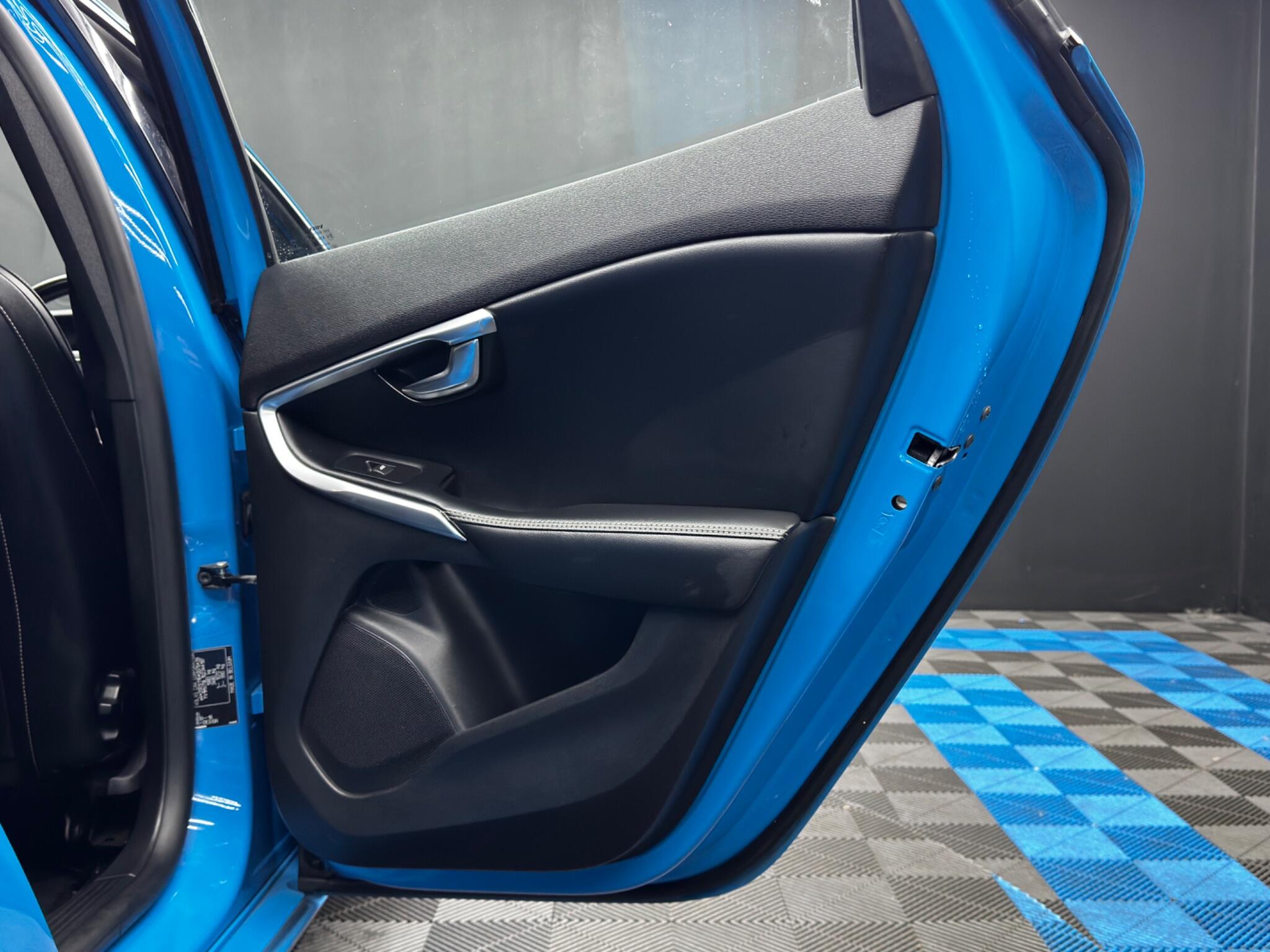 Volvo V40 view 39