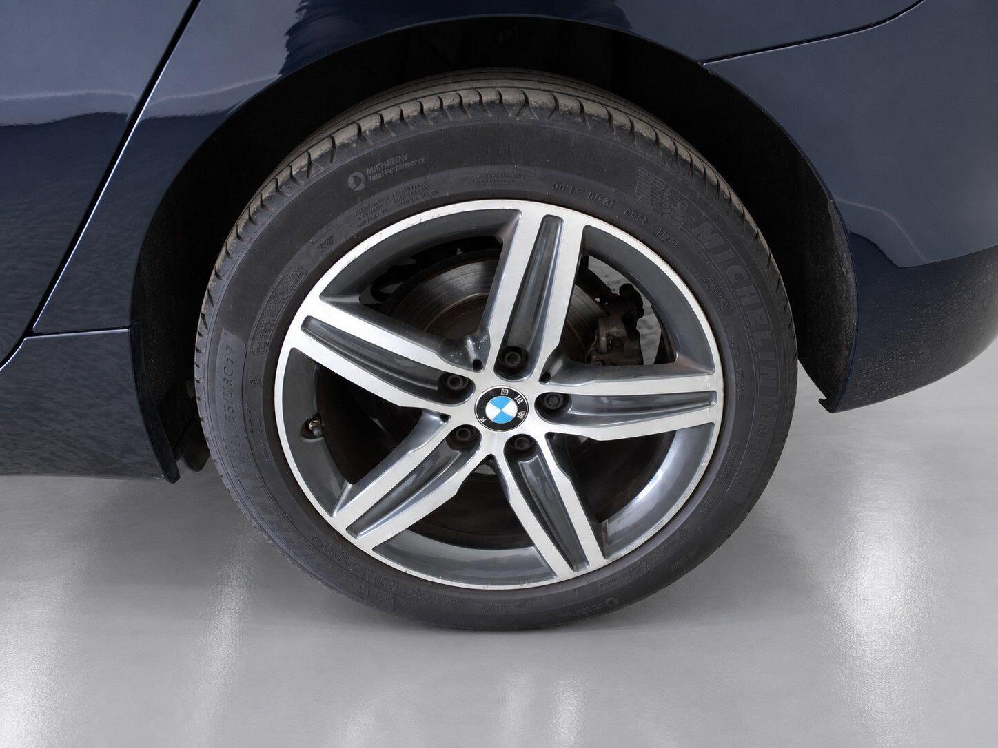 BMW 2 Series view 56