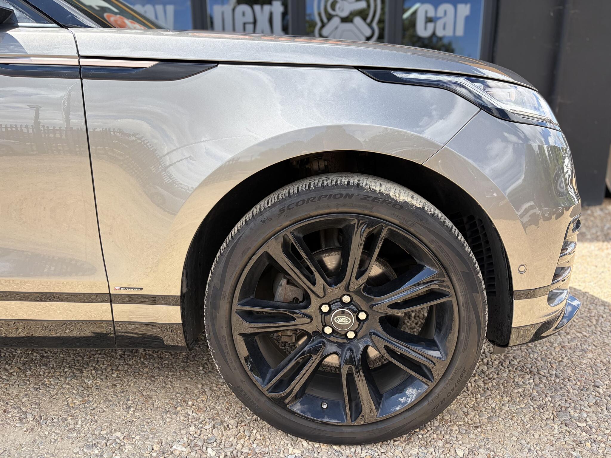 Land Rover Range Rover Velar view 12