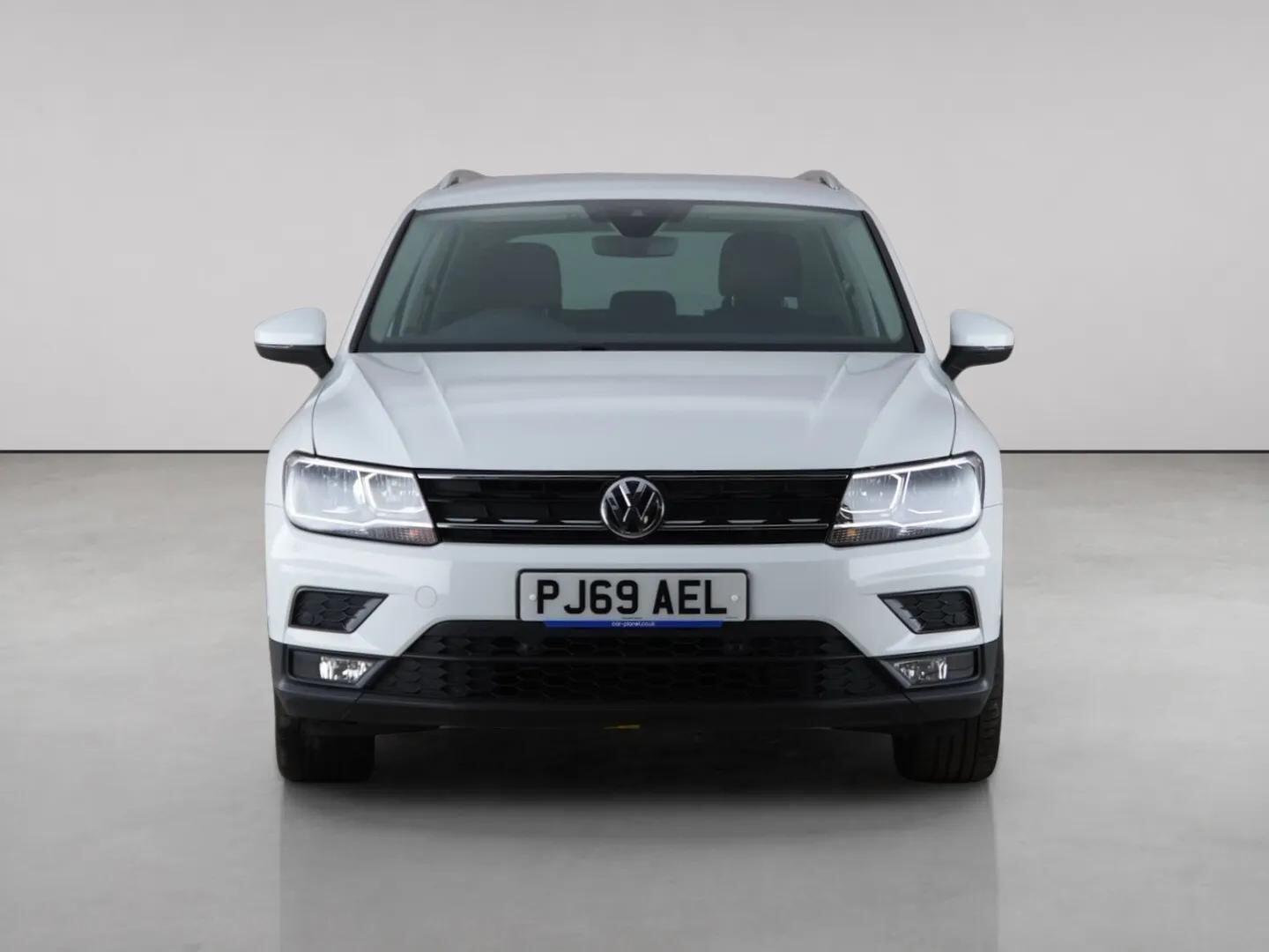 Volkswagen Tiguan view 5