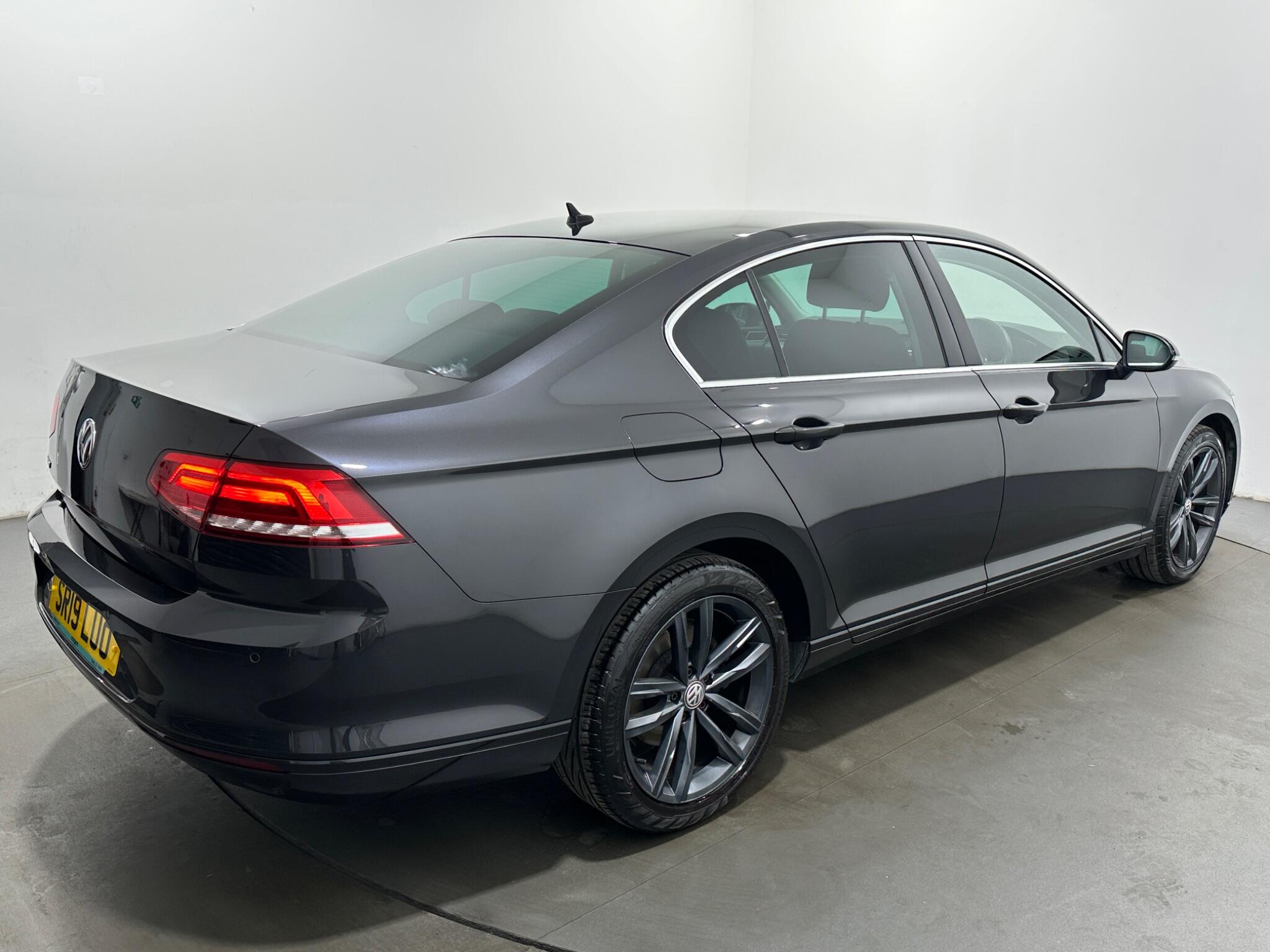 Volkswagen Passat view 51