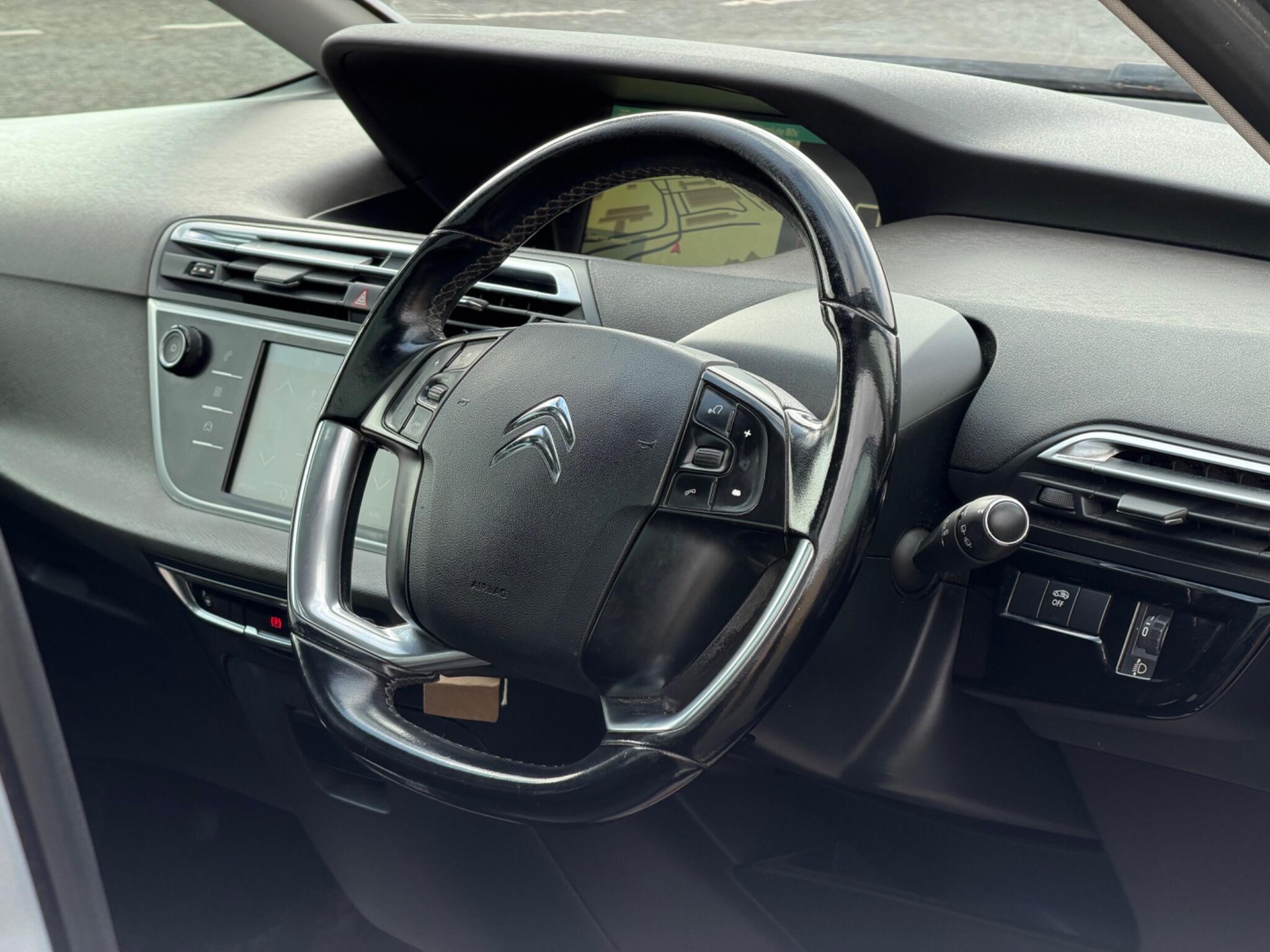 Citroen Grand C4 Picasso view 3