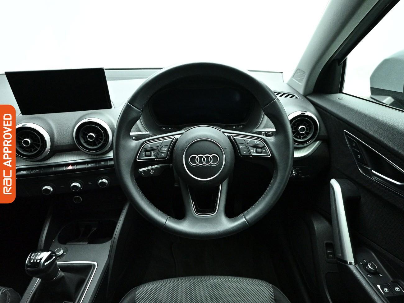 Audi Q2 view 9