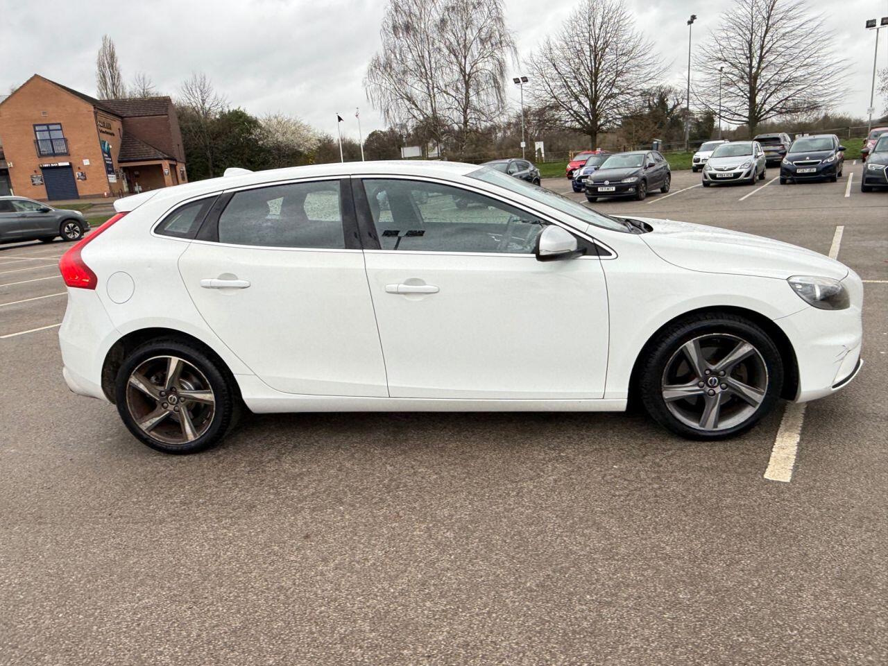 Volvo V40 view 24