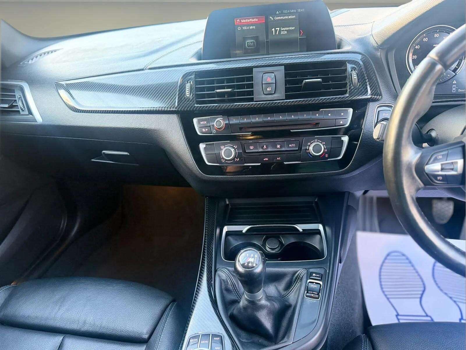 BMW 1 Series view 25