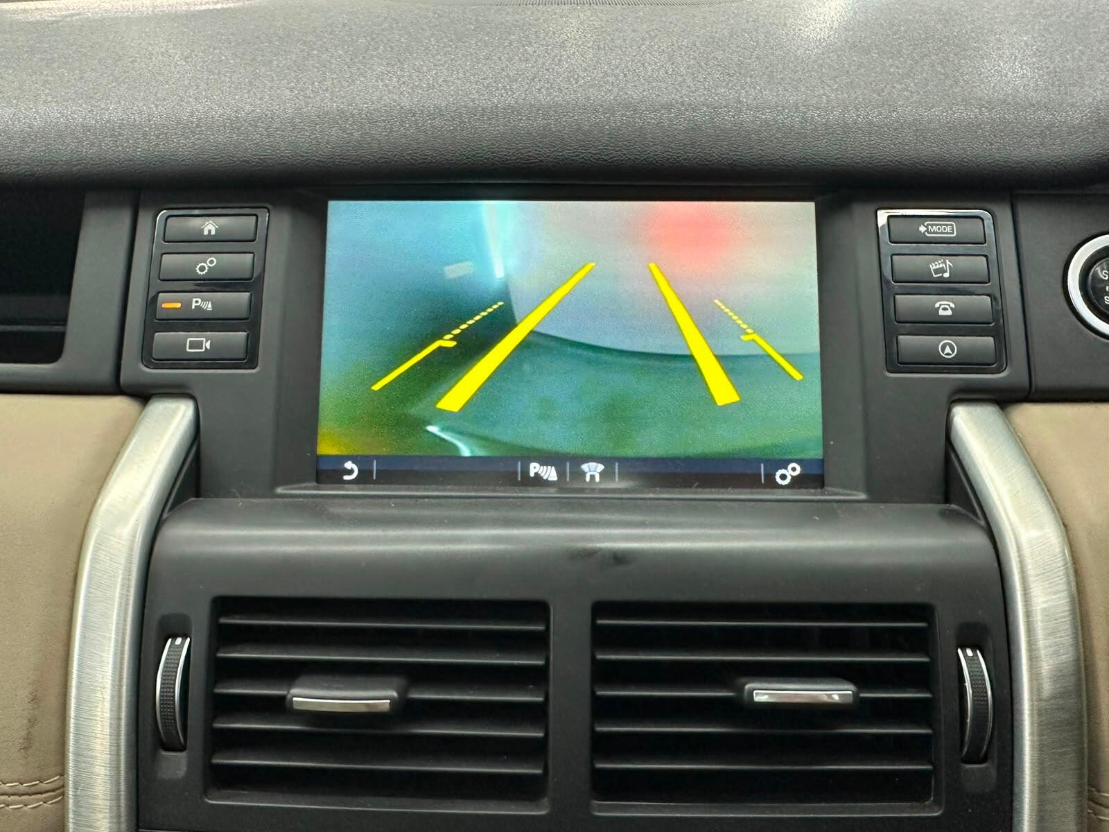 Land Rover Discovery Sport view 43