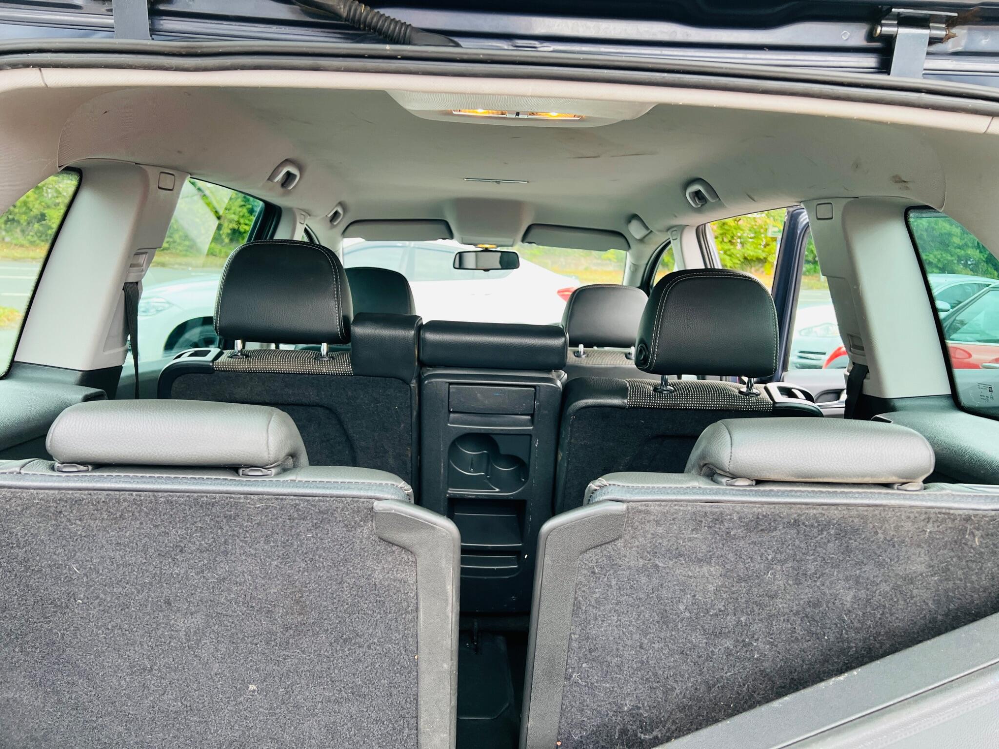 2010 Vauxhall Zafira image 25