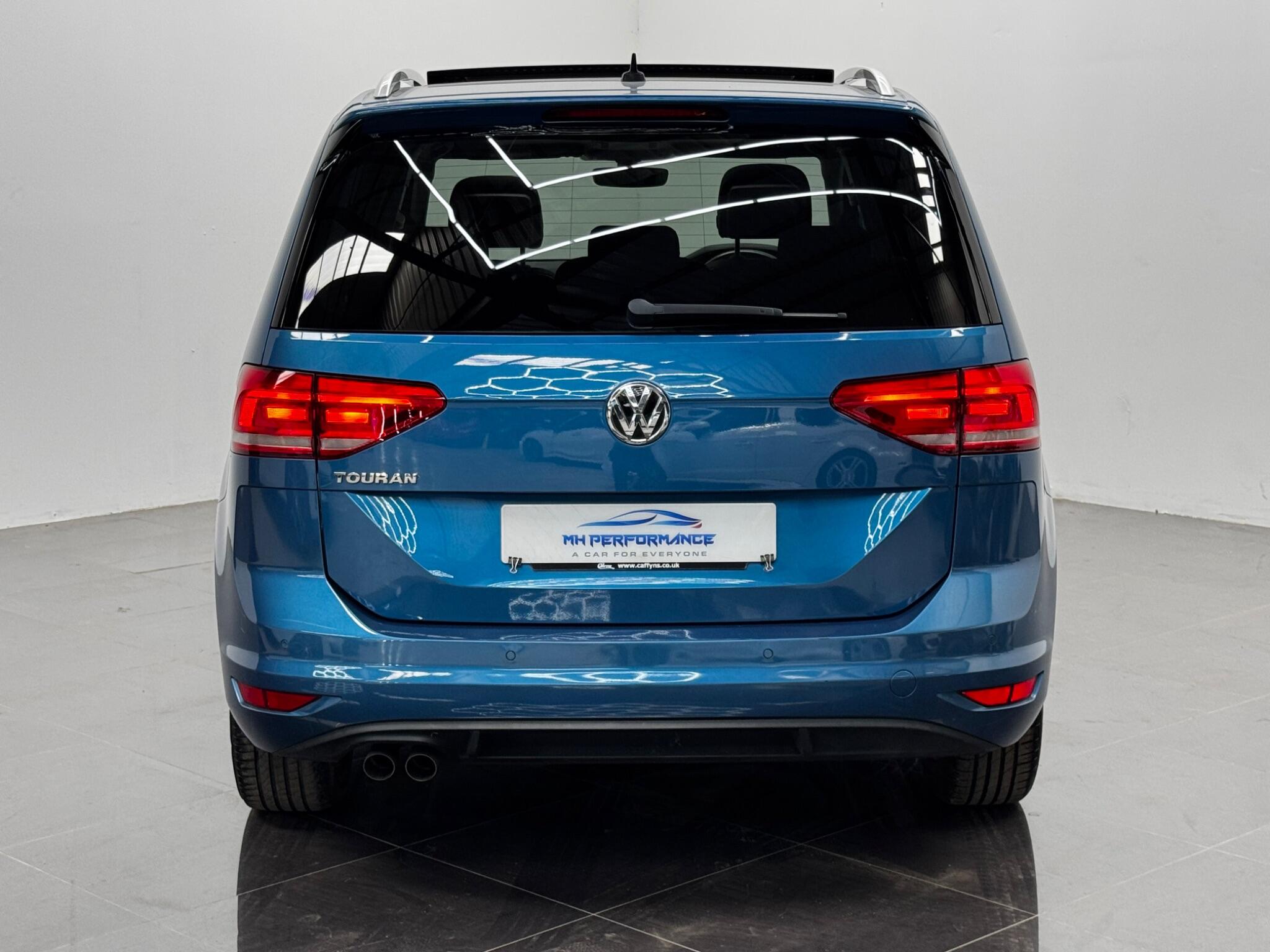 Volkswagen Touran view 57
