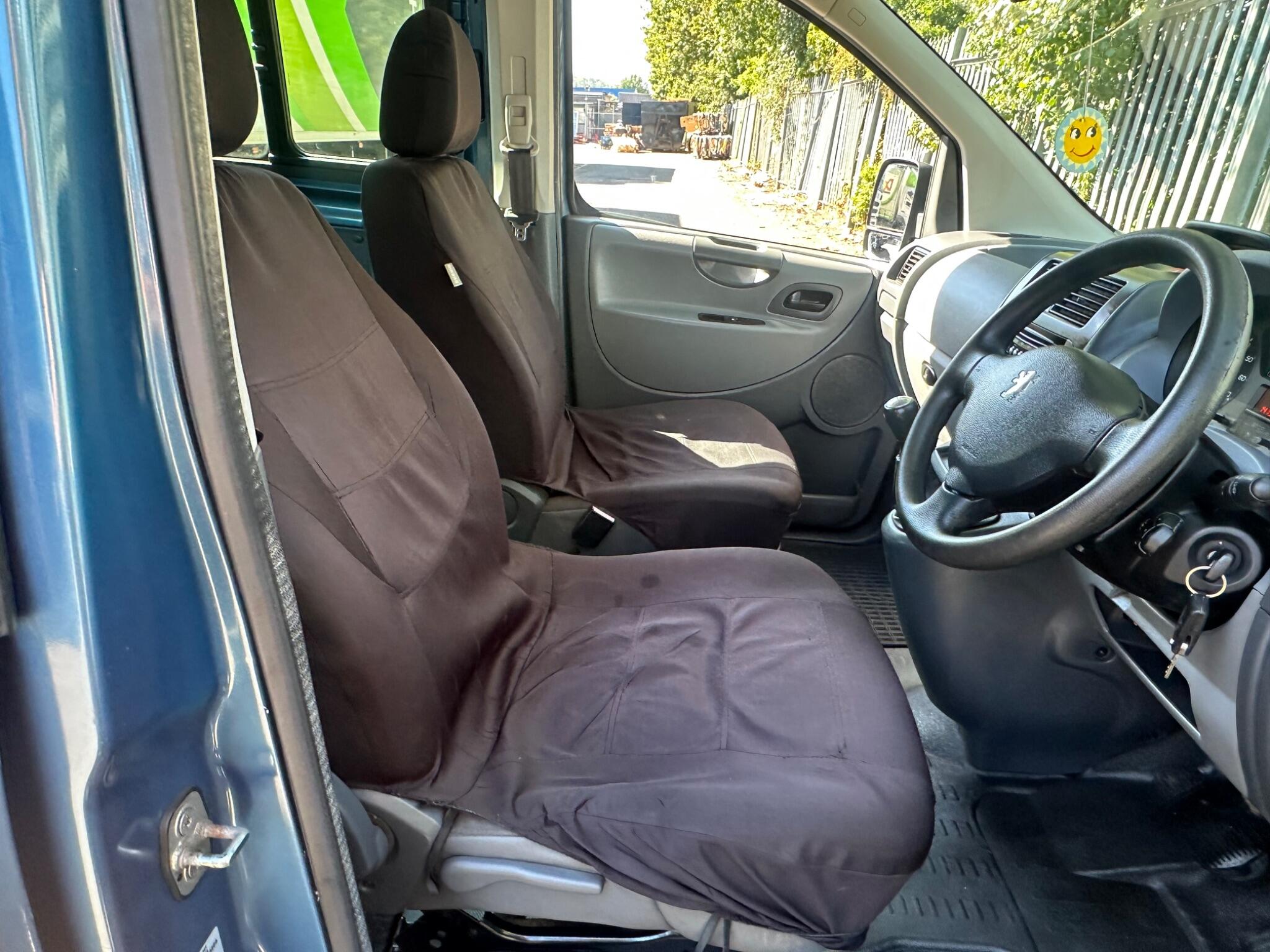 Peugeot Expert Tepee view 17