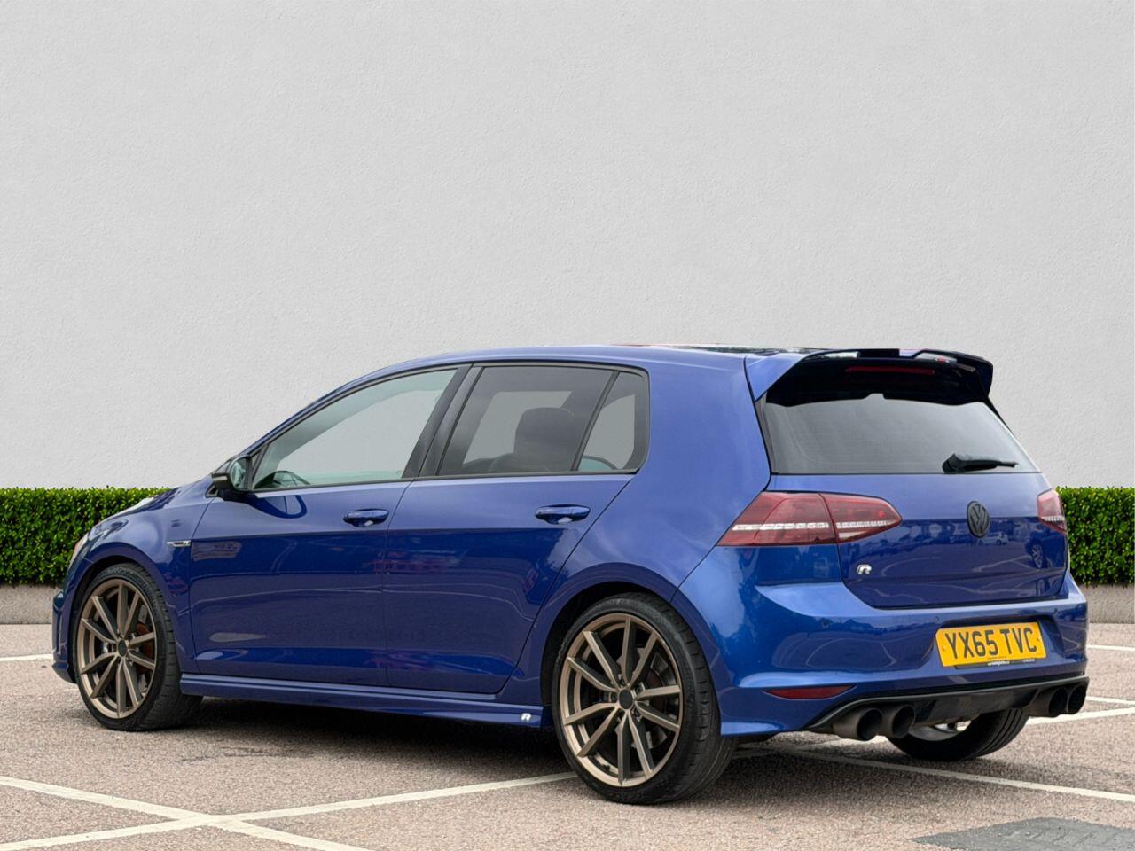 Volkswagen Golf view 5