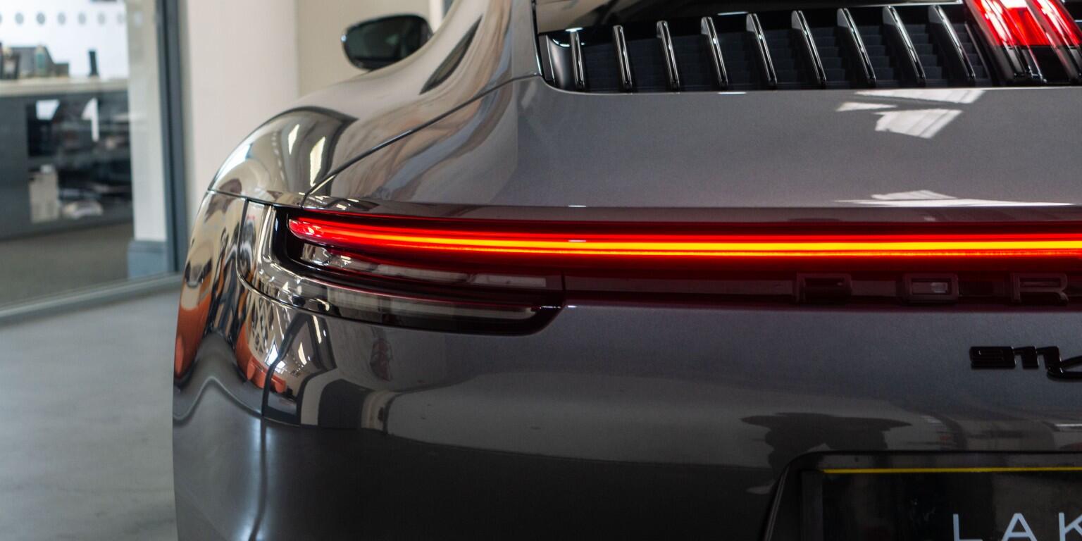 Porsche 911 view 52
