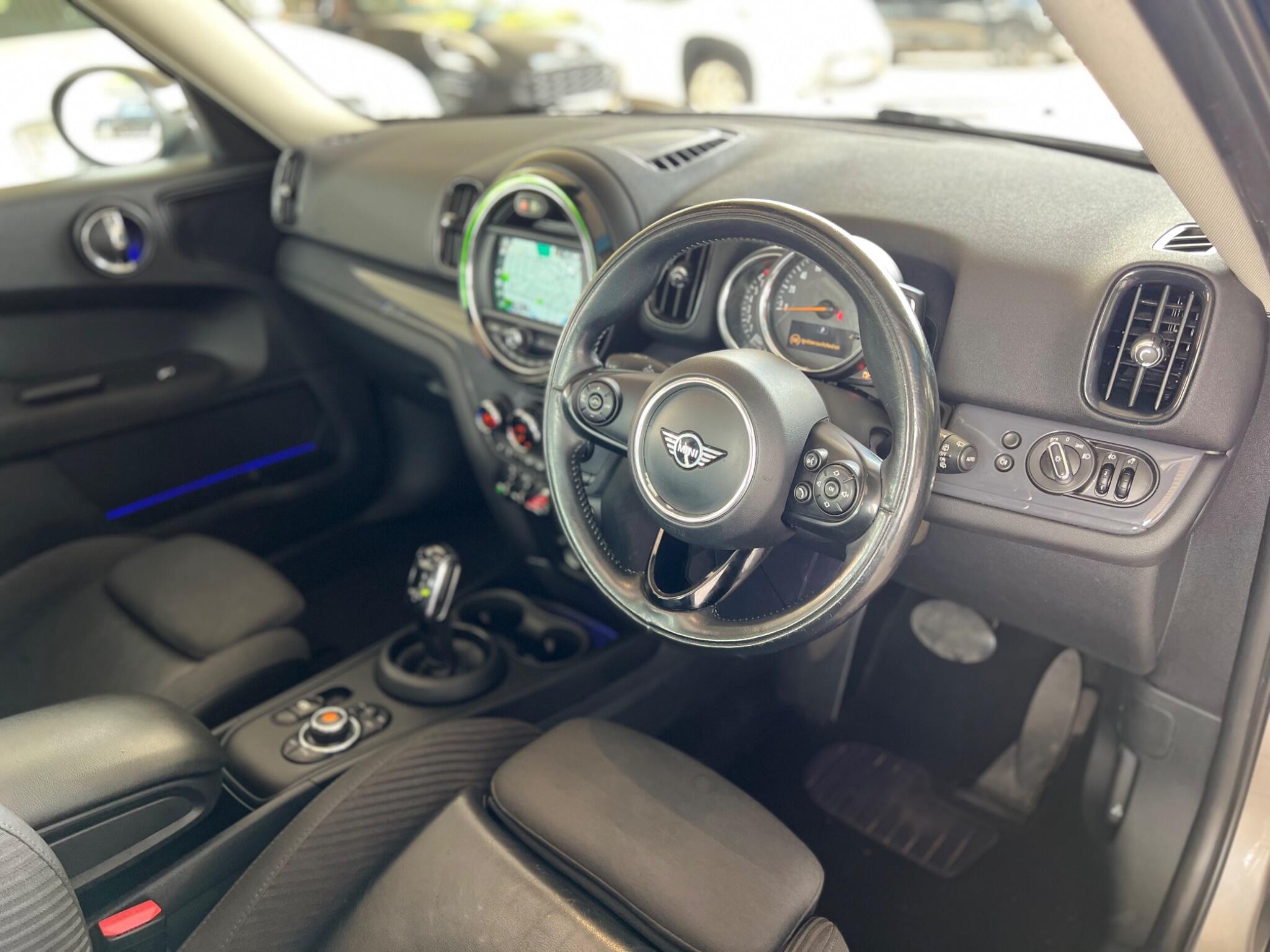 Mini Countryman view 4