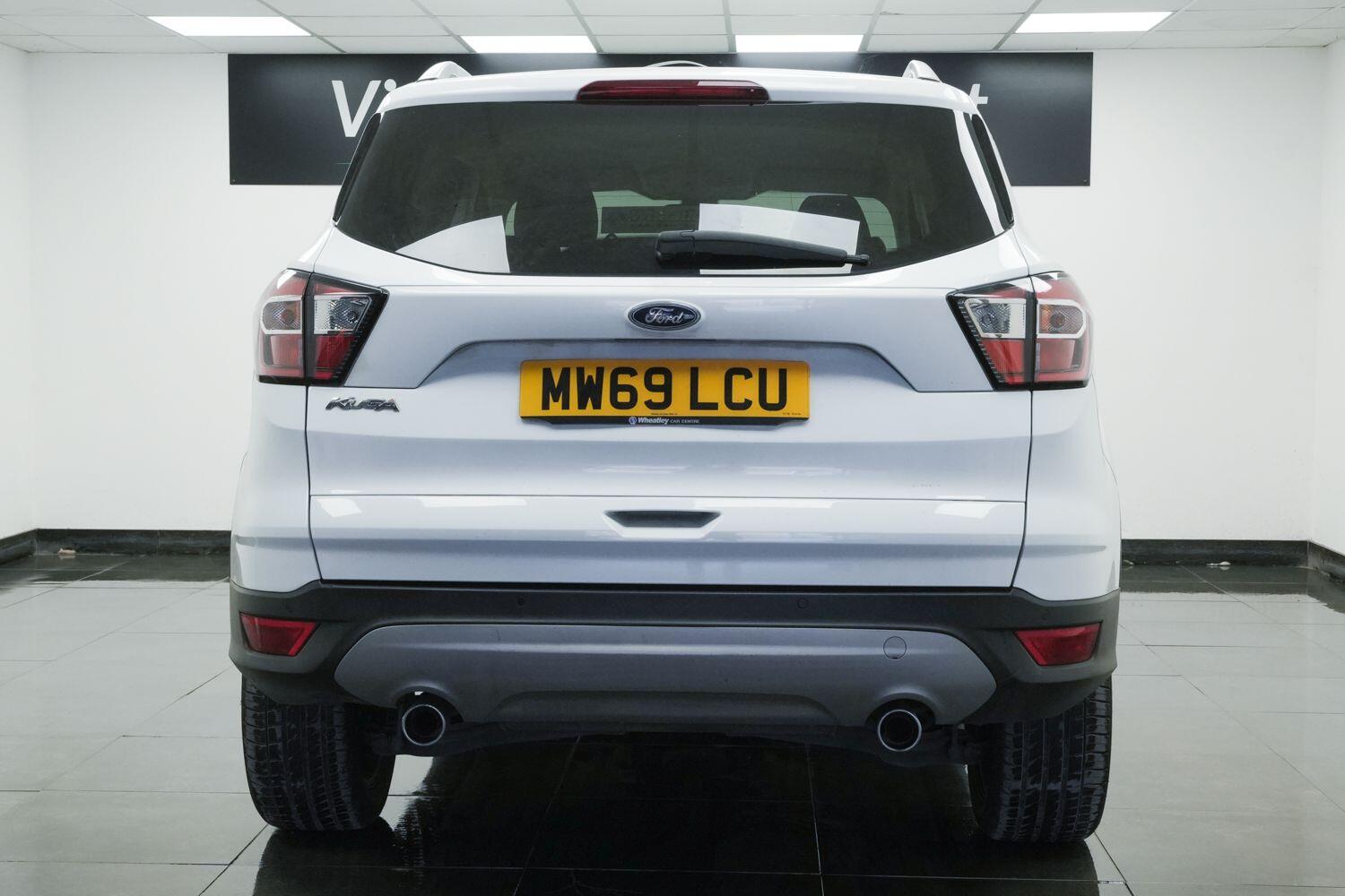 Ford Kuga view 3