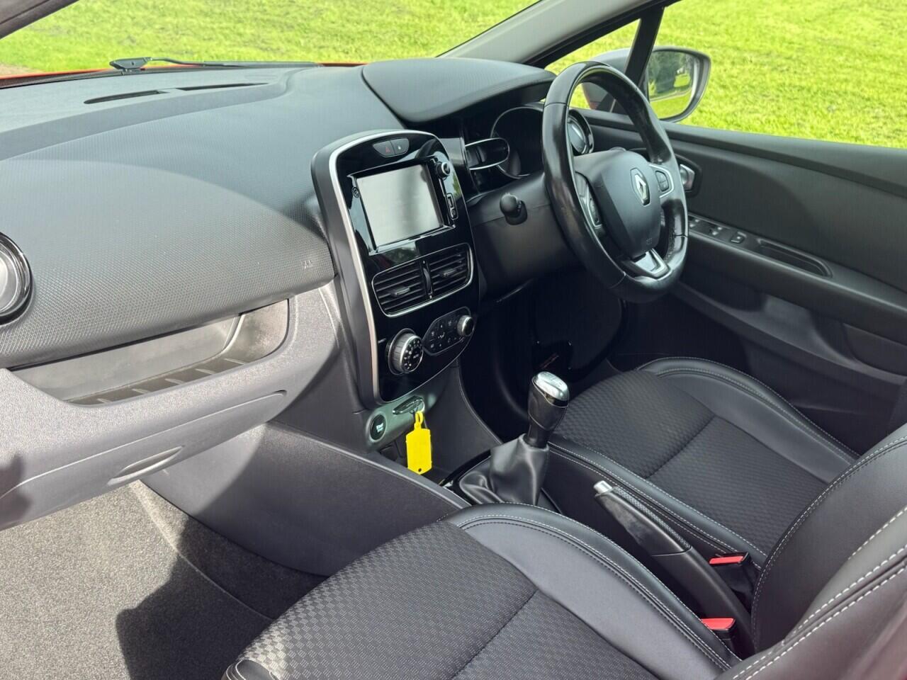 Renault Clio view 14