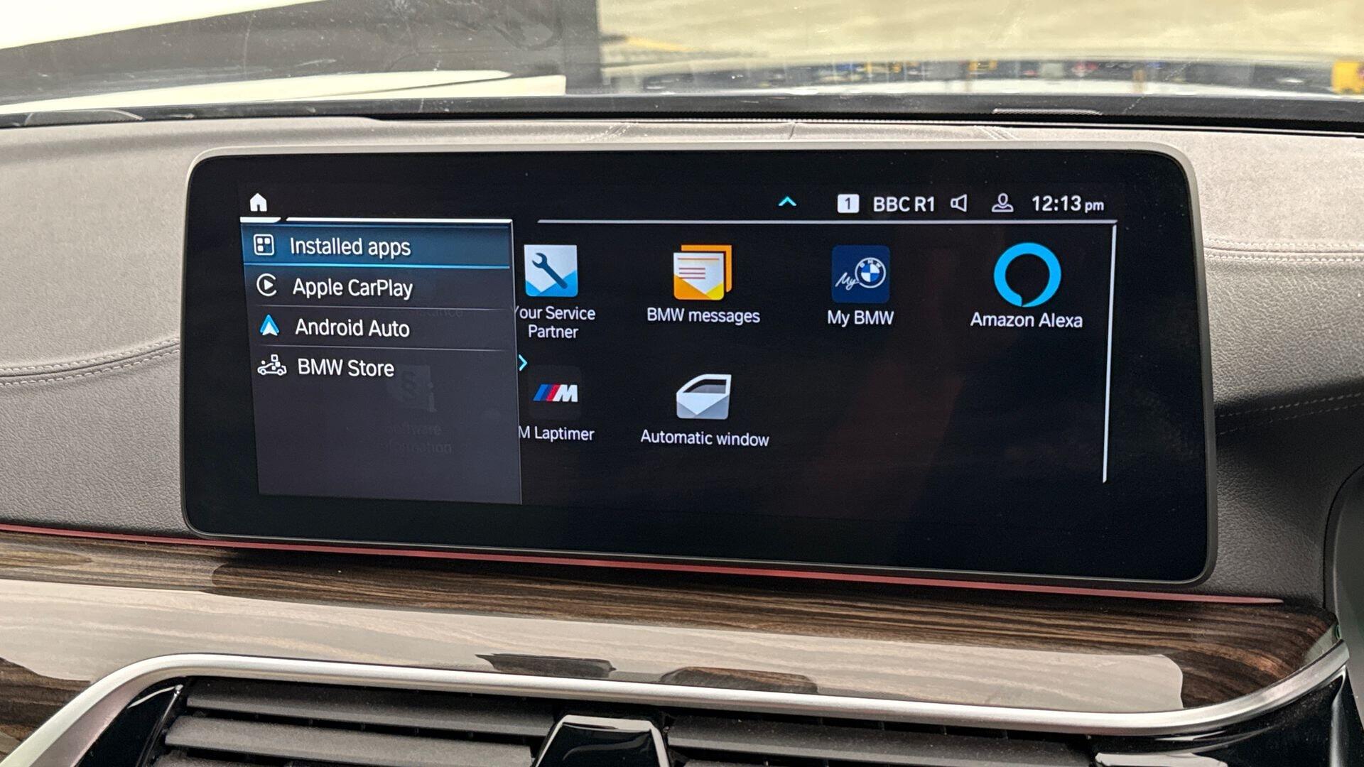 BMW 5 Series view 28