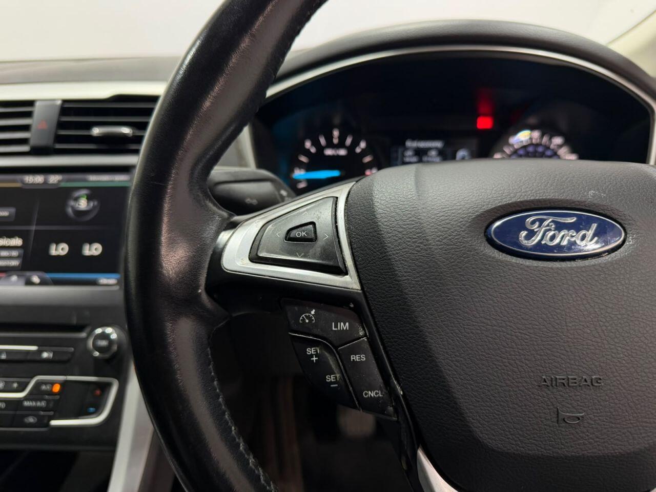 Ford Mondeo view 24