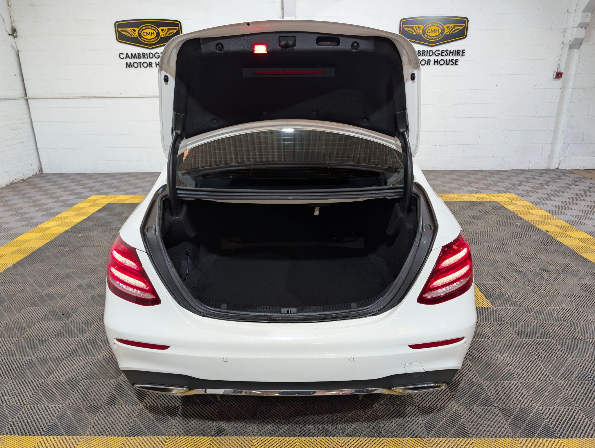 Mercedes-Benz E Class view 50