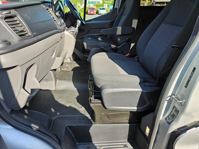 2019 Ford Transit 2.0 460 EcoBlue Trend Minibus Diesel Manual RWD L4 High Roof Euro 6 (s/s) (17 Seat, DRW) (170 ps) • 6,533 miles image 22