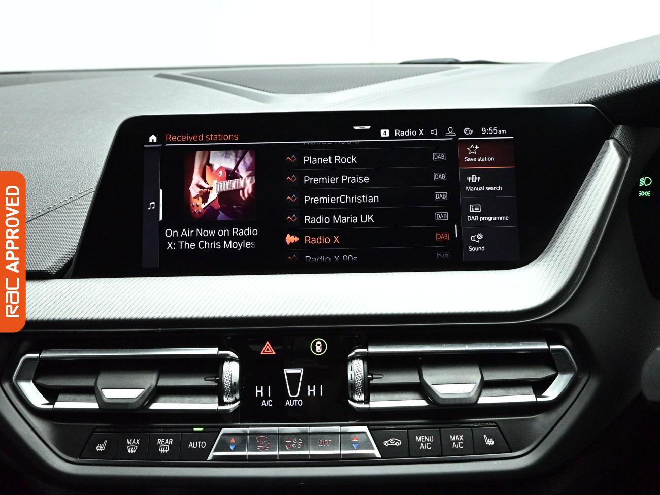 BMW 1 Series view 14