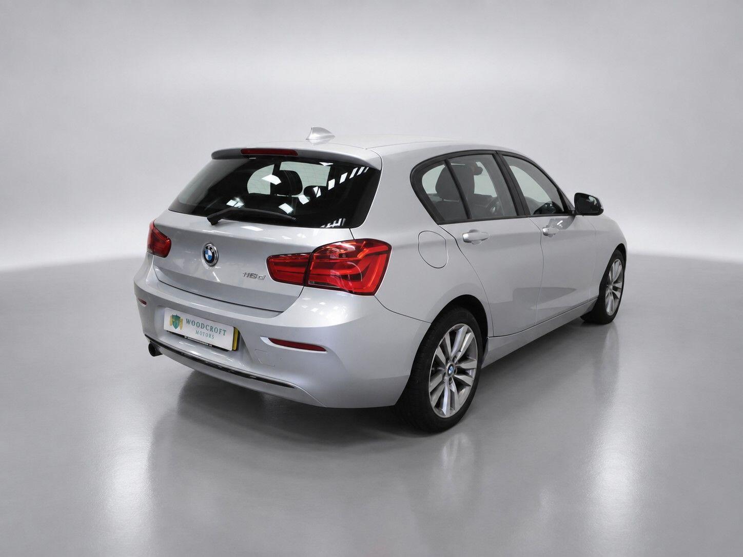 BMW 1 Series view 8