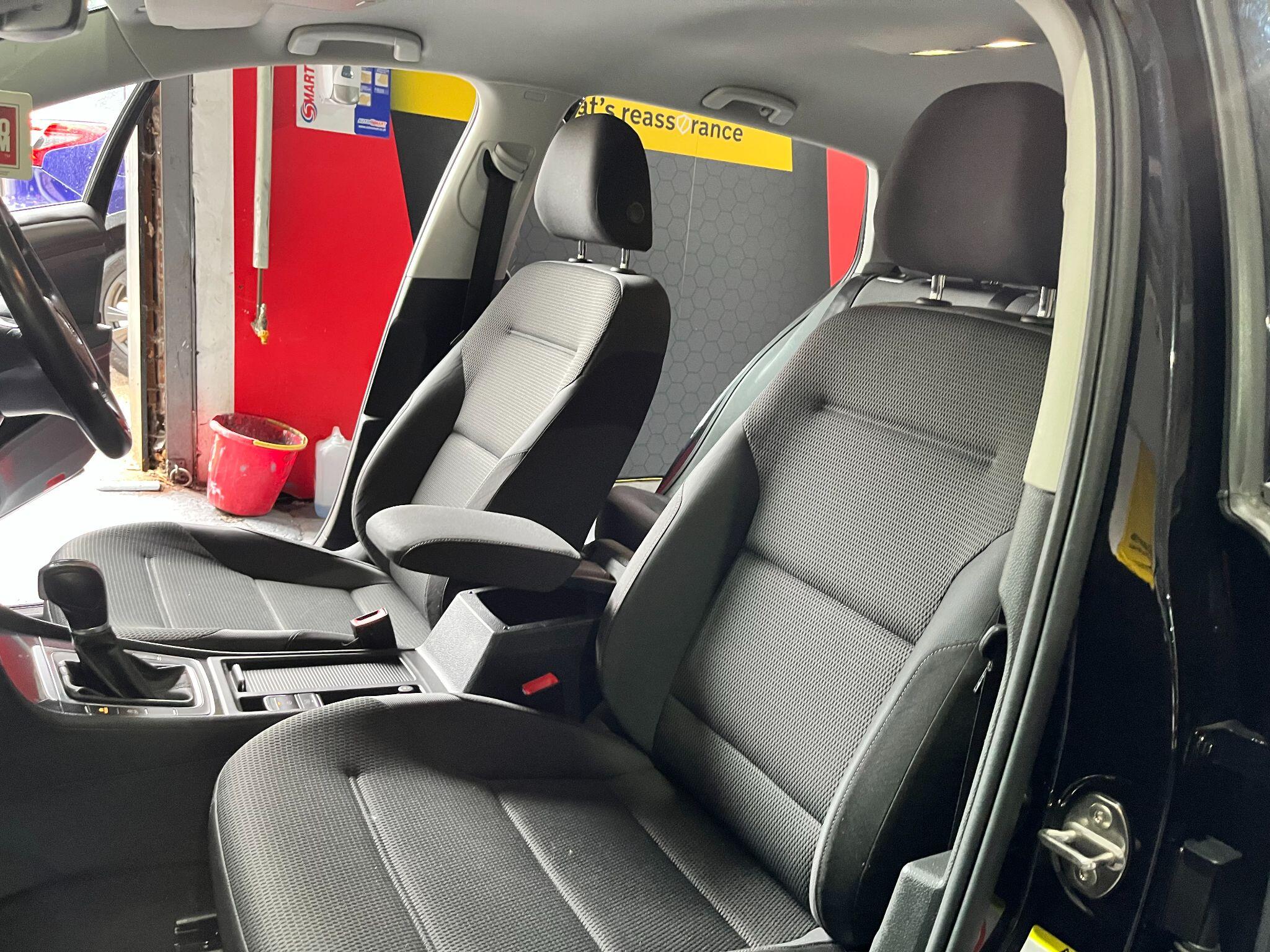 Volkswagen Golf view 24
