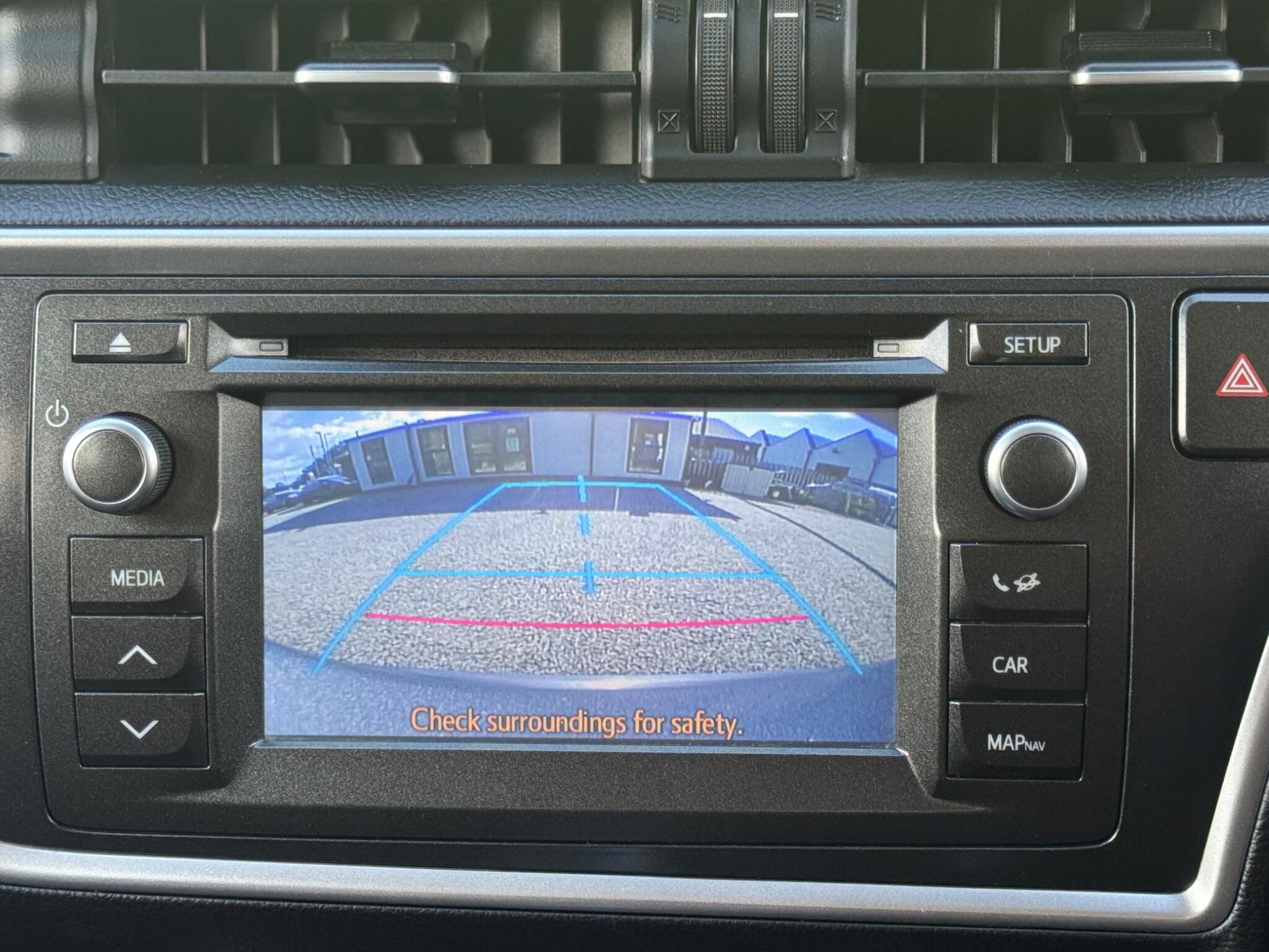 Toyota Auris view 4