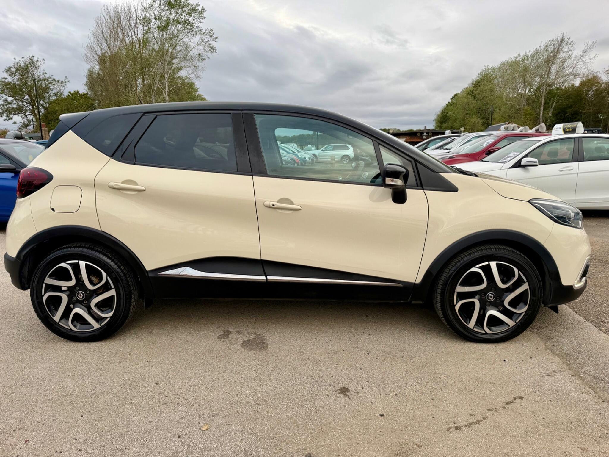 Renault Captur view 18