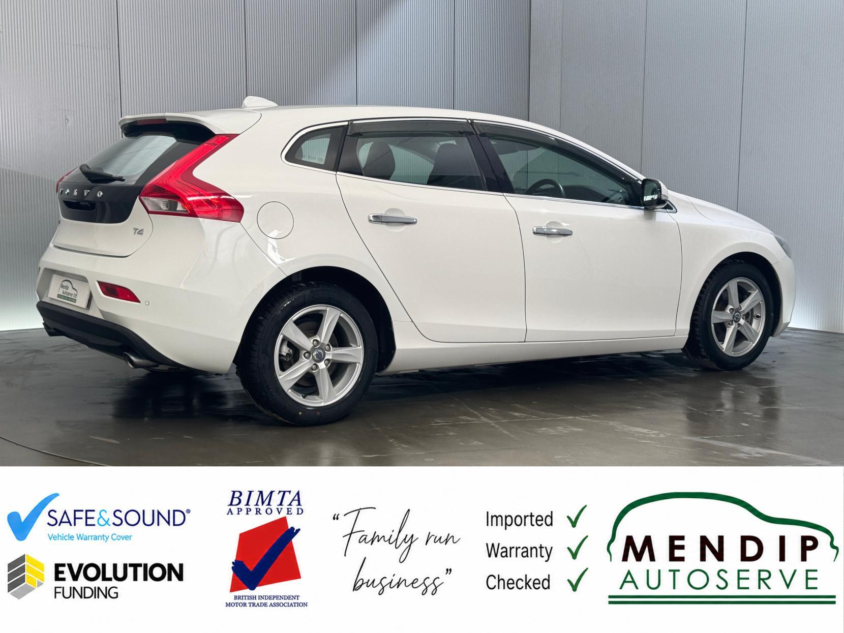 Volvo V40 view 24