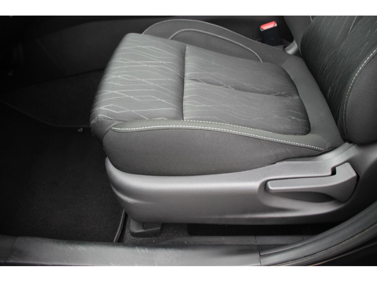 Mitsubishi Eclipse Cross view 18