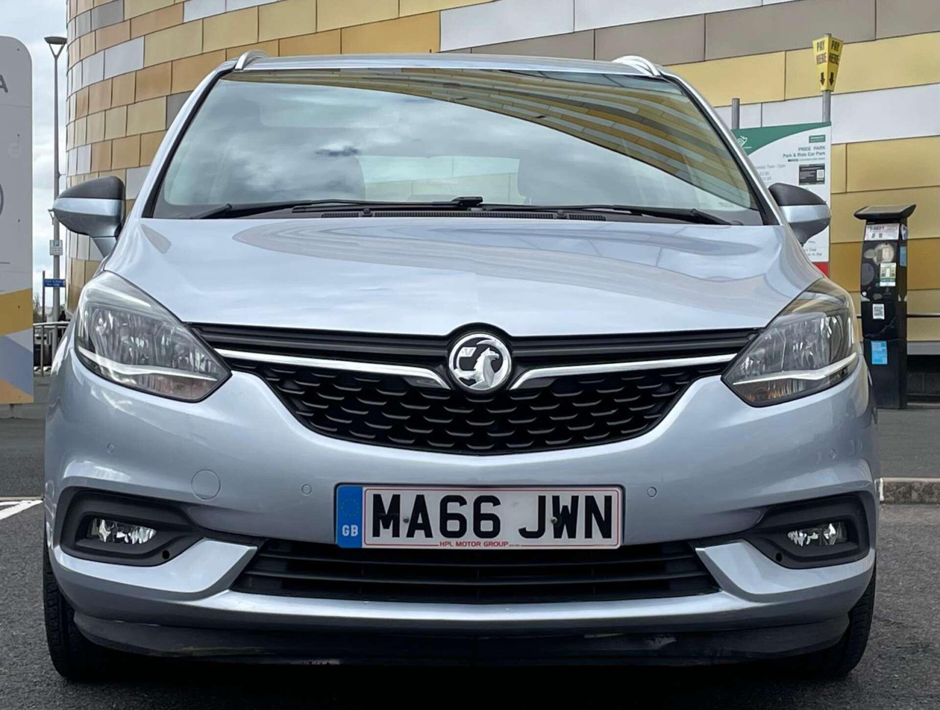 Vauxhall Zafira Tourer view 16