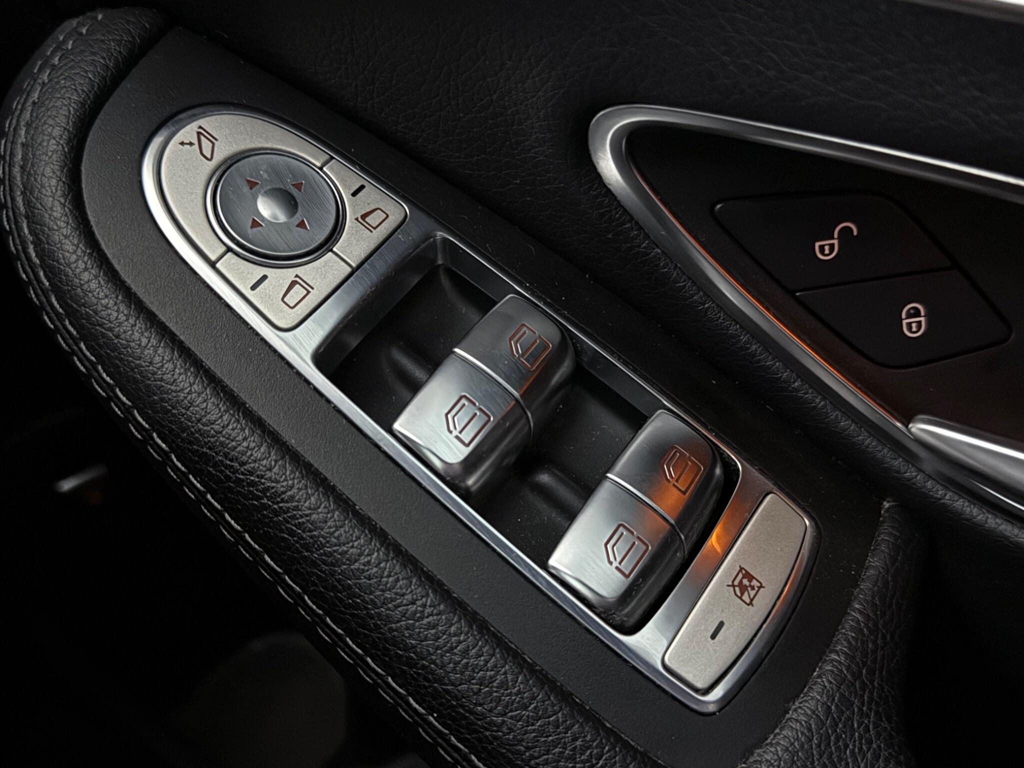 Mercedes-Benz C-Class view 20