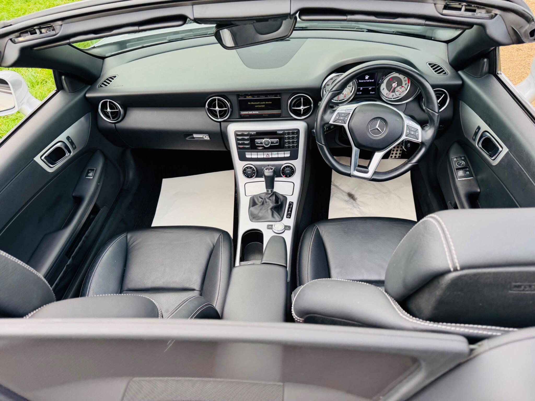 2011 Mercedes-Benz SLK image 22