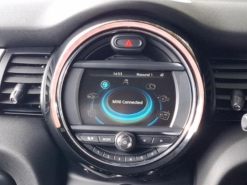 MINI Convertible view 10