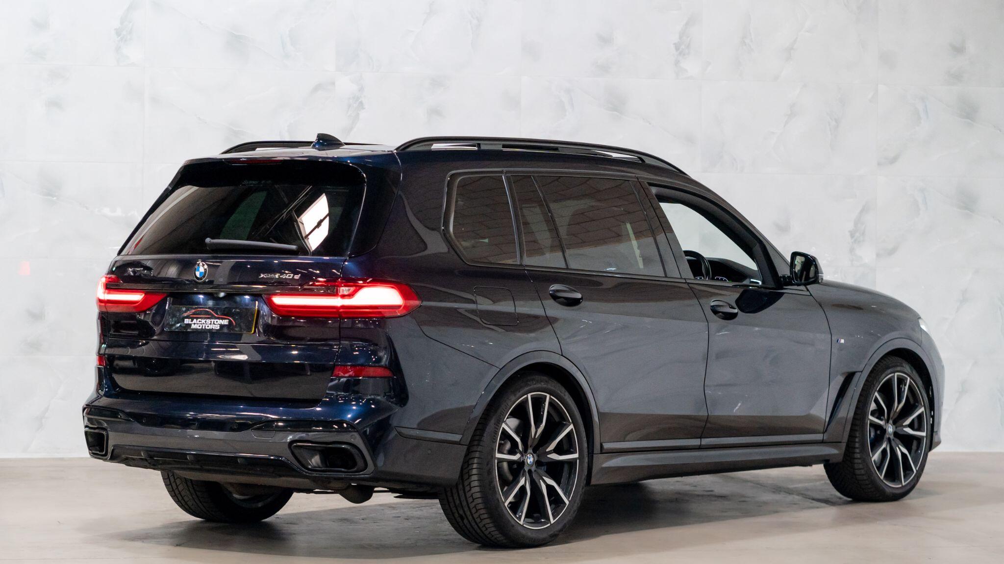 BMW X7 view 7