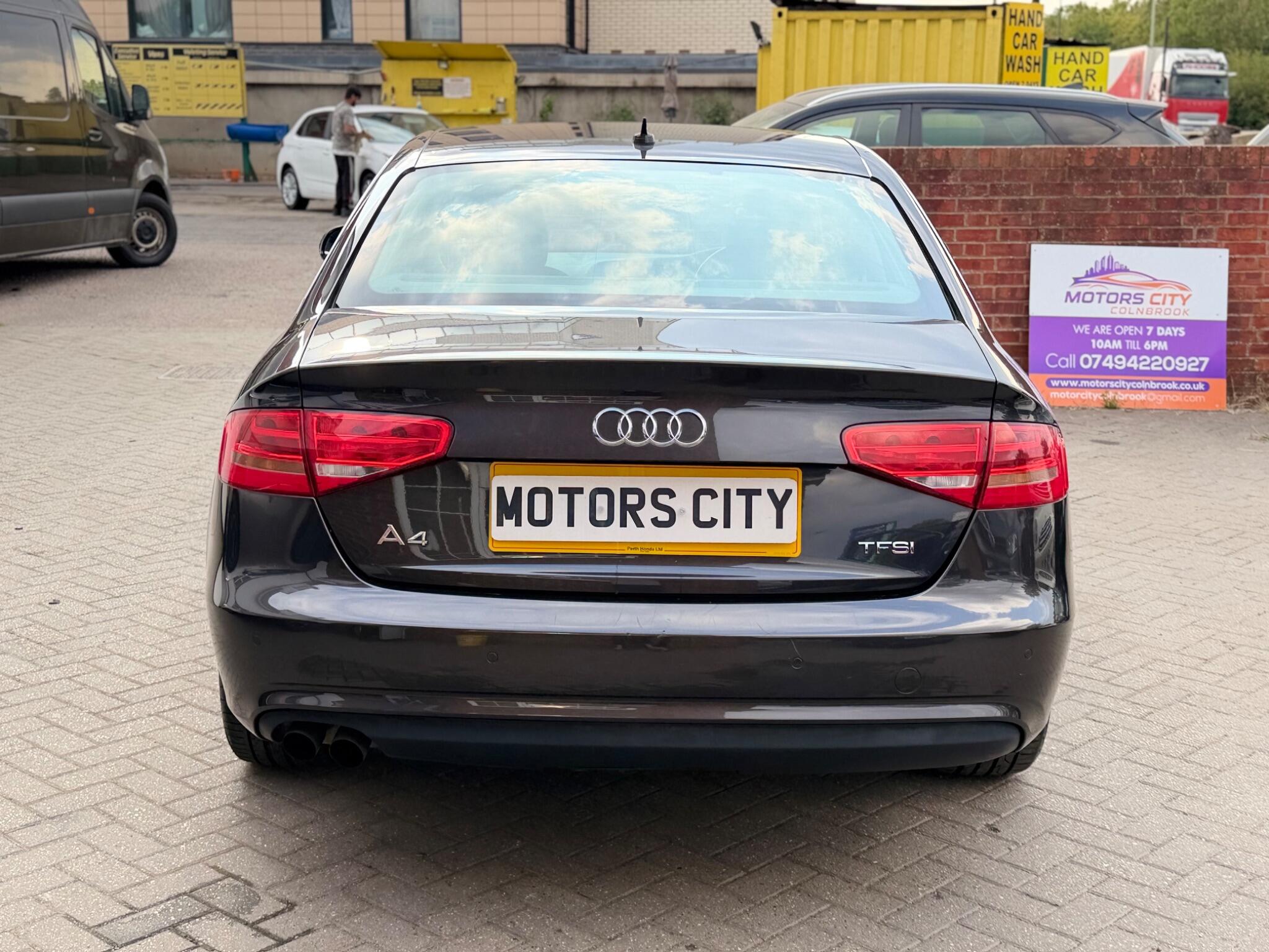 Audi A4 view 8