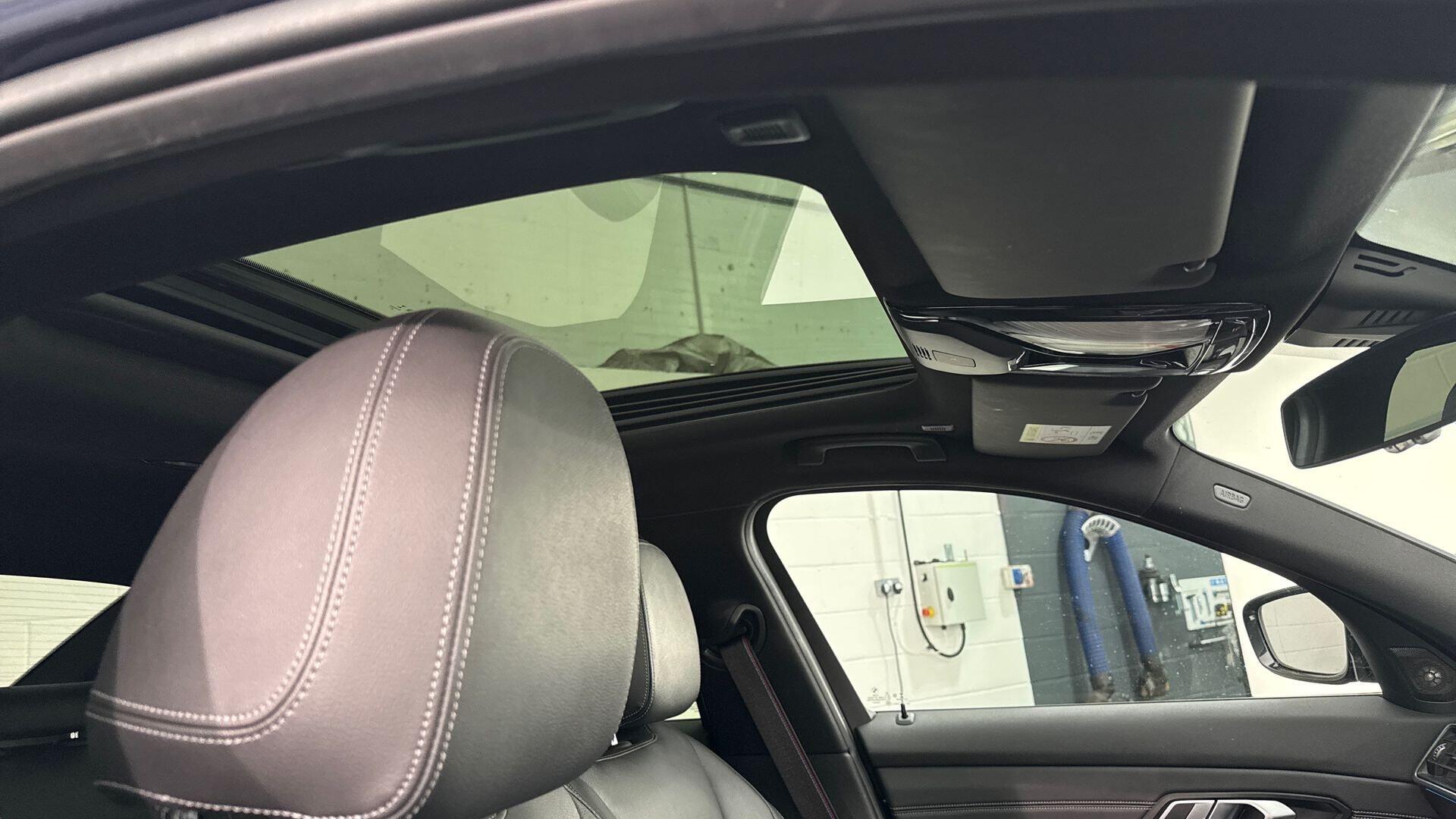 BMW 3 Series view 21