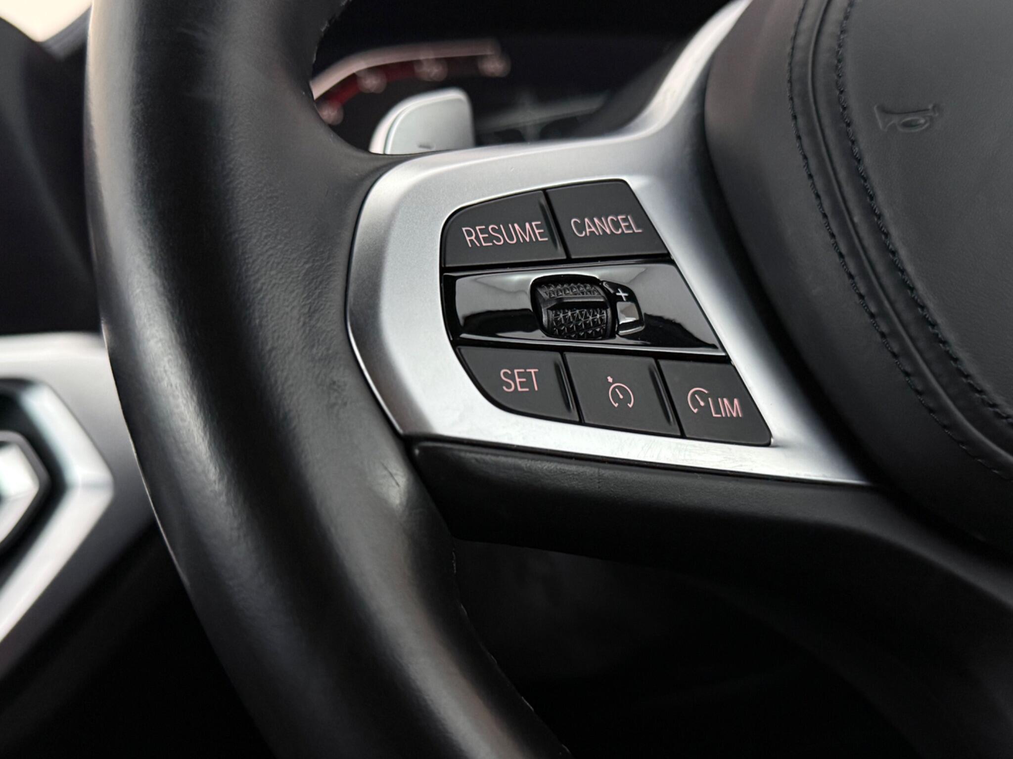 BMW 3 Series view 14