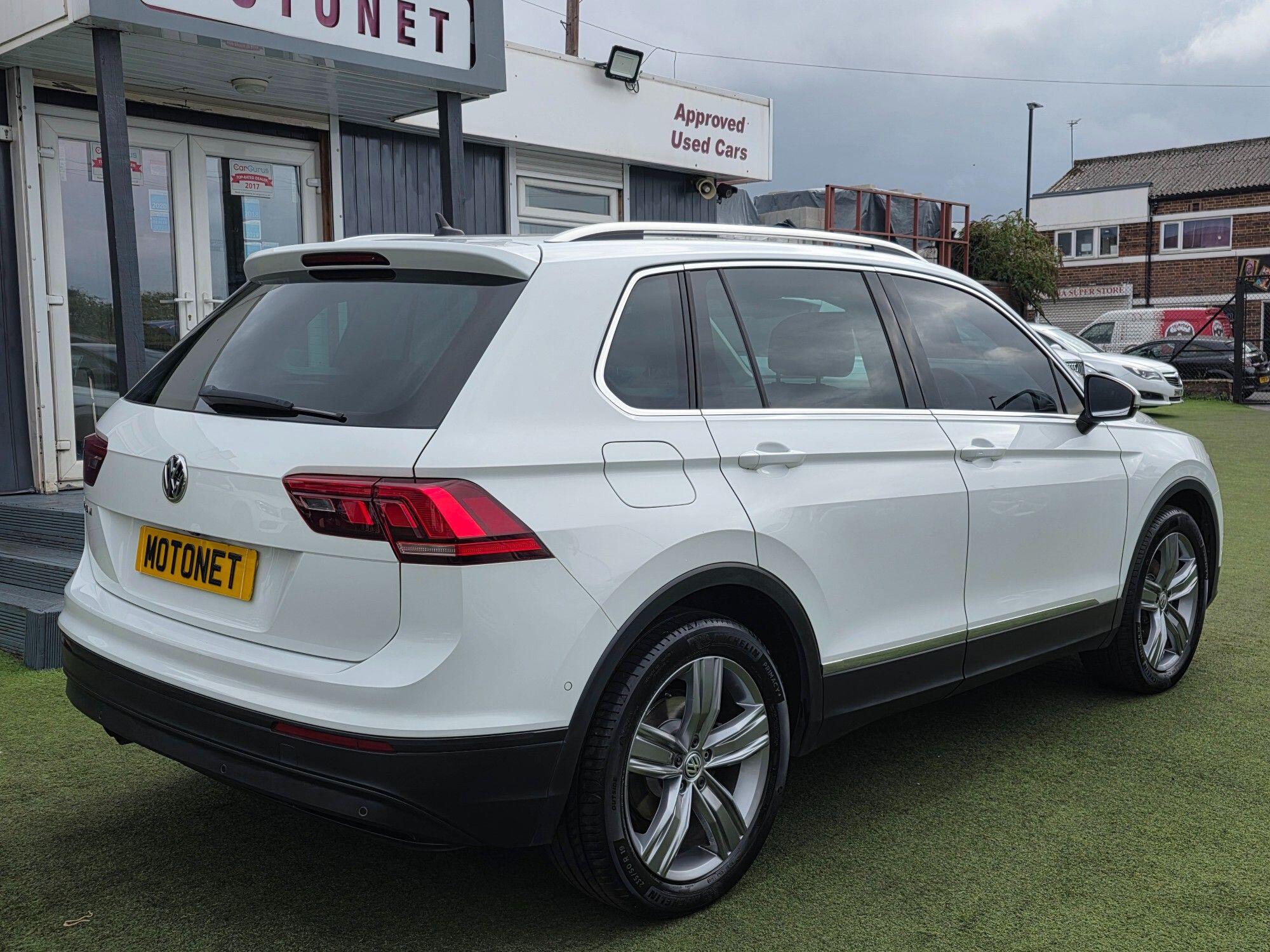 Volkswagen Tiguan view 9