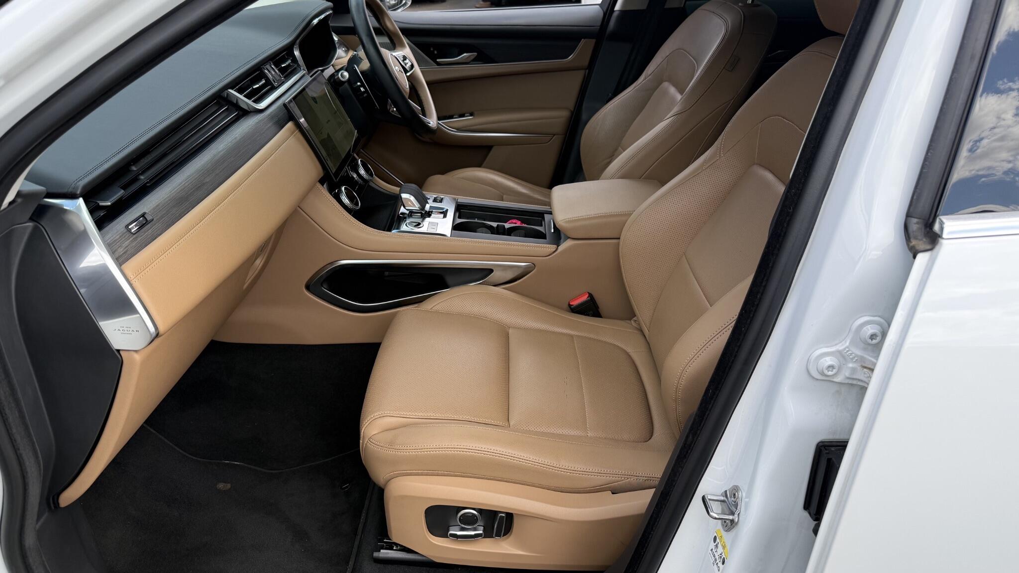 Jaguar F-Pace view 34