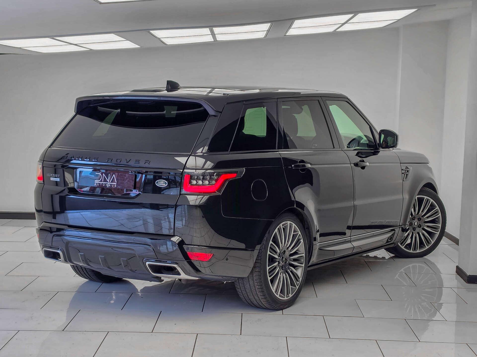 Land Rover Range Rover Sport view 3