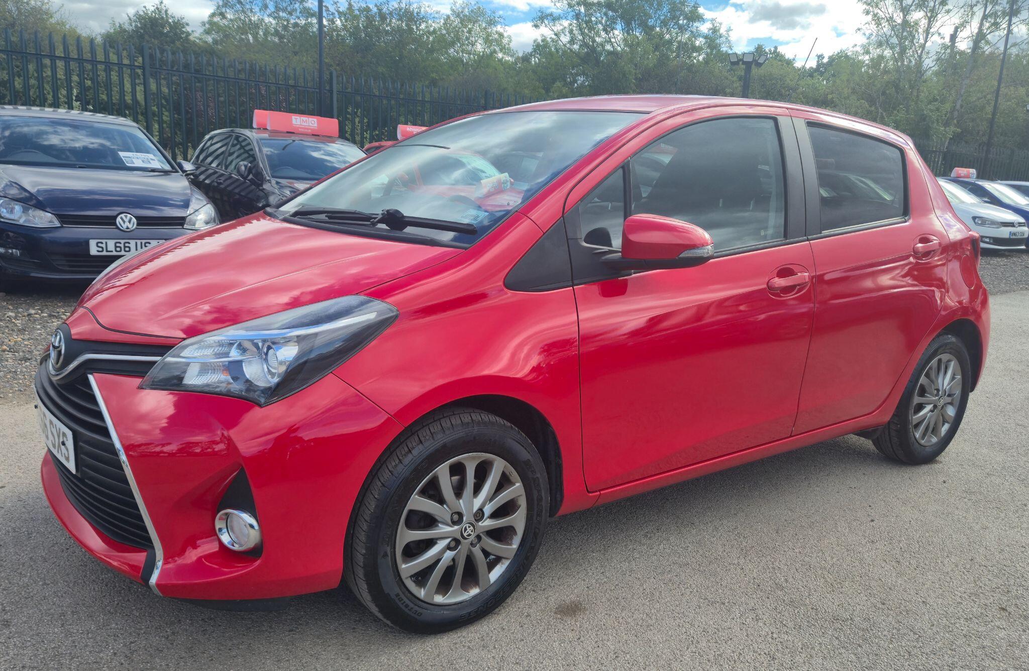 Toyota Yaris view 3